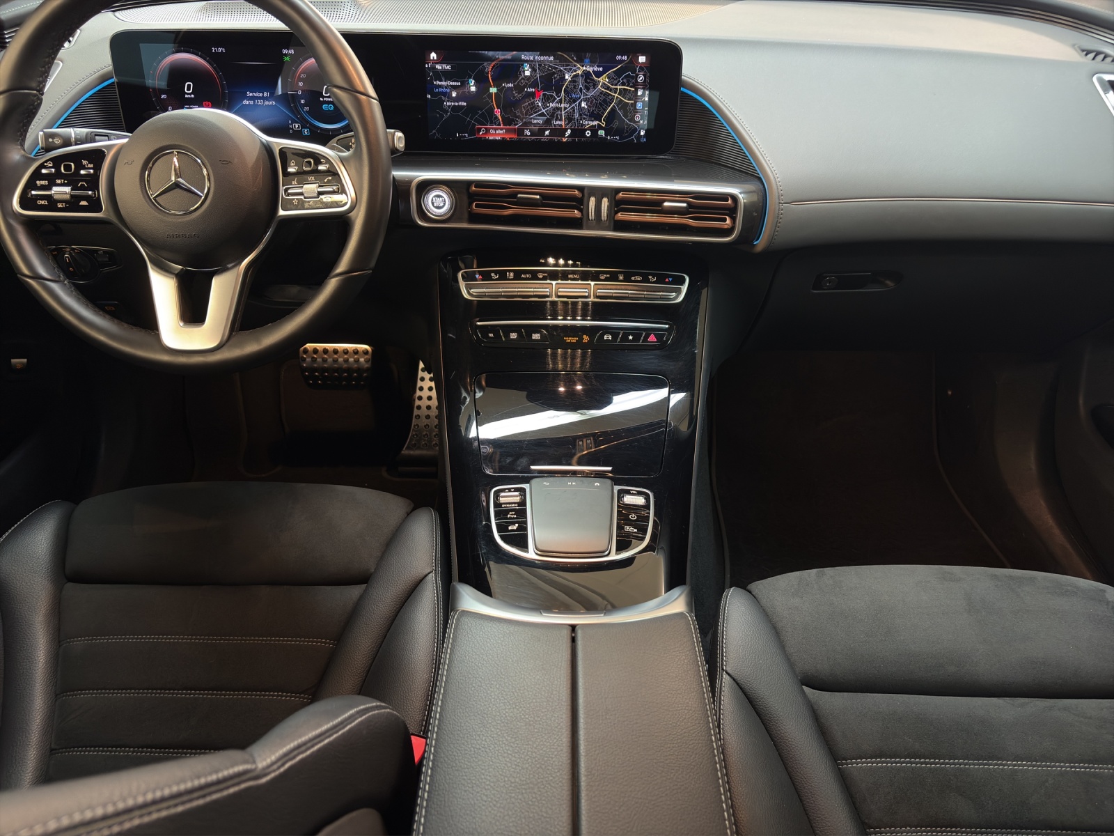 MERCEDES-BENZ EQC 400 AMG Line 4Matic-image-12