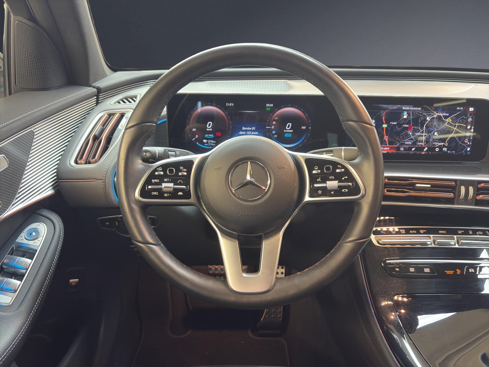 MERCEDES-BENZ EQC 400 AMG Line 4Matic-image-13