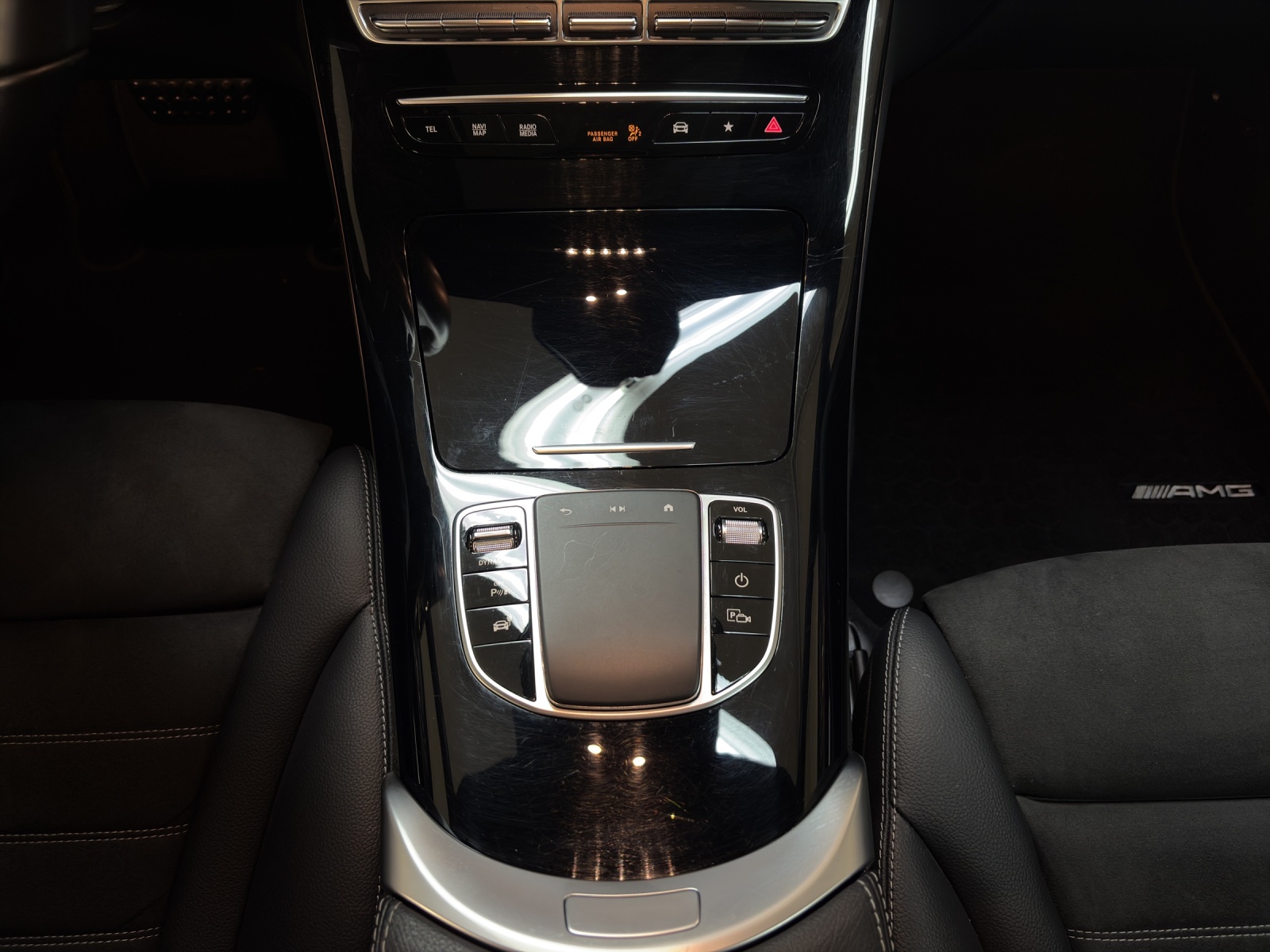 MERCEDES-BENZ EQC 400 AMG Line 4Matic-image-17
