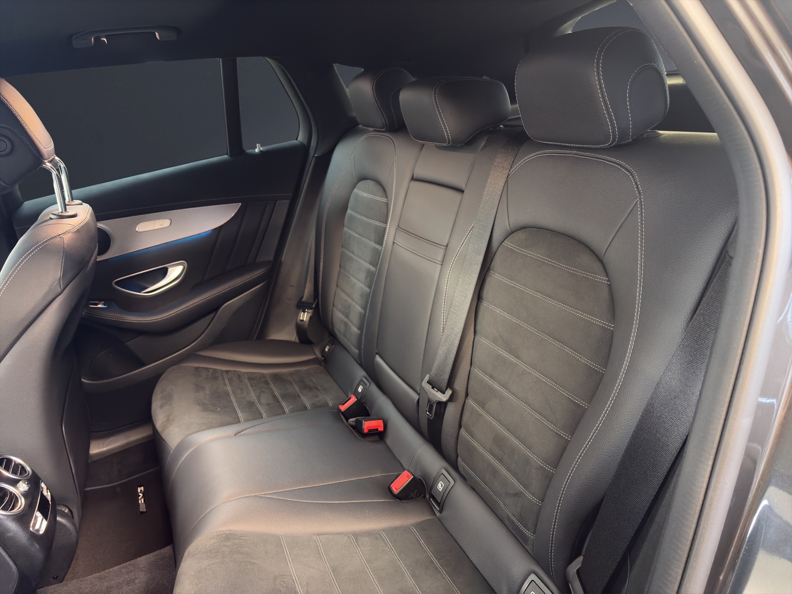 MERCEDES-BENZ EQC 400 AMG Line 4Matic-image-18
