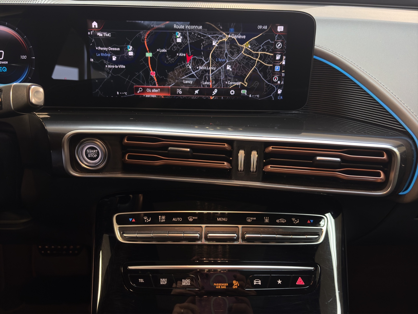 MERCEDES-BENZ EQC 400 AMG Line 4Matic-image-16