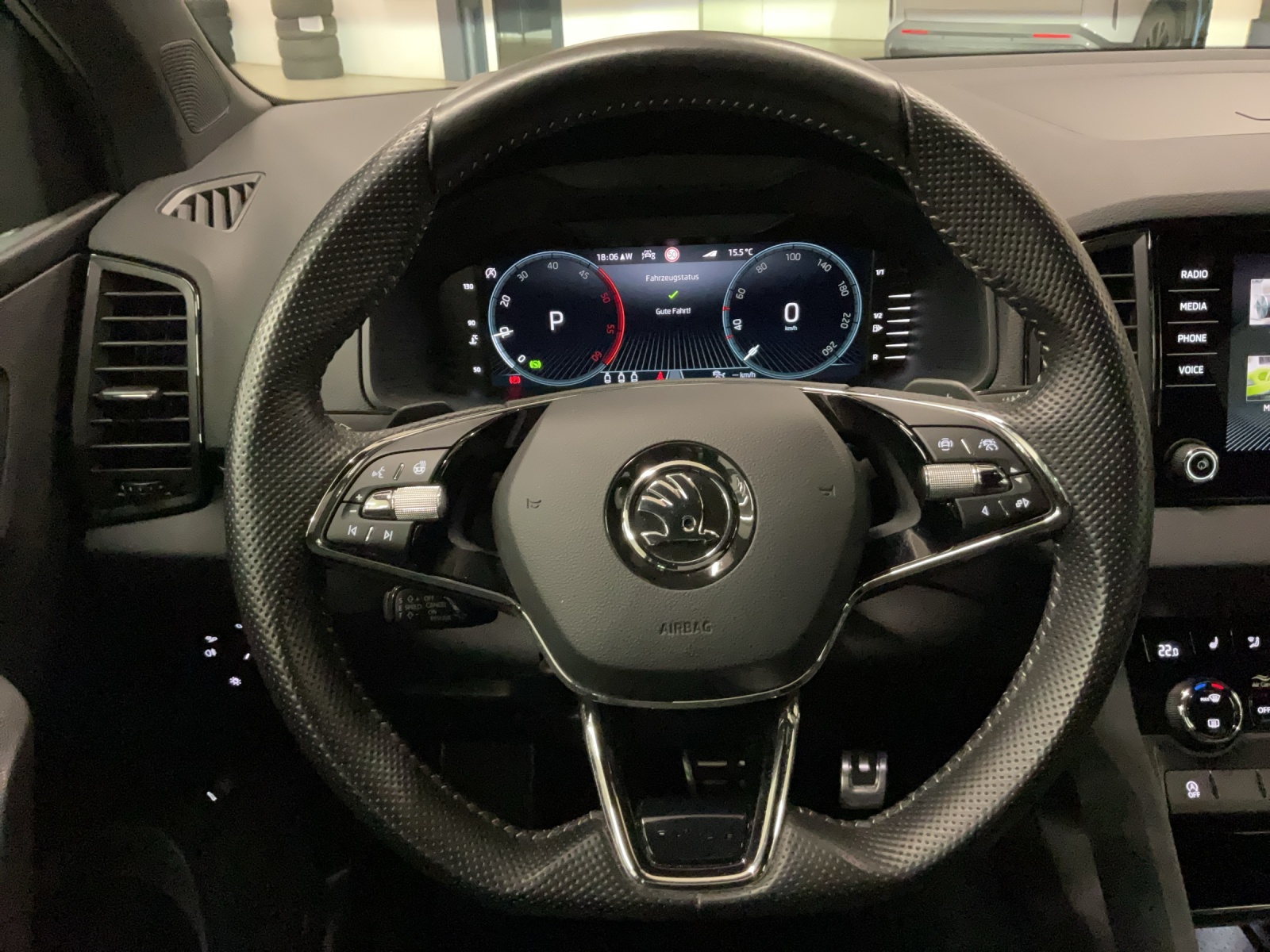 SKODA Karoq 2.0 TDI CR Sport Line 4x4 DSG-image-6