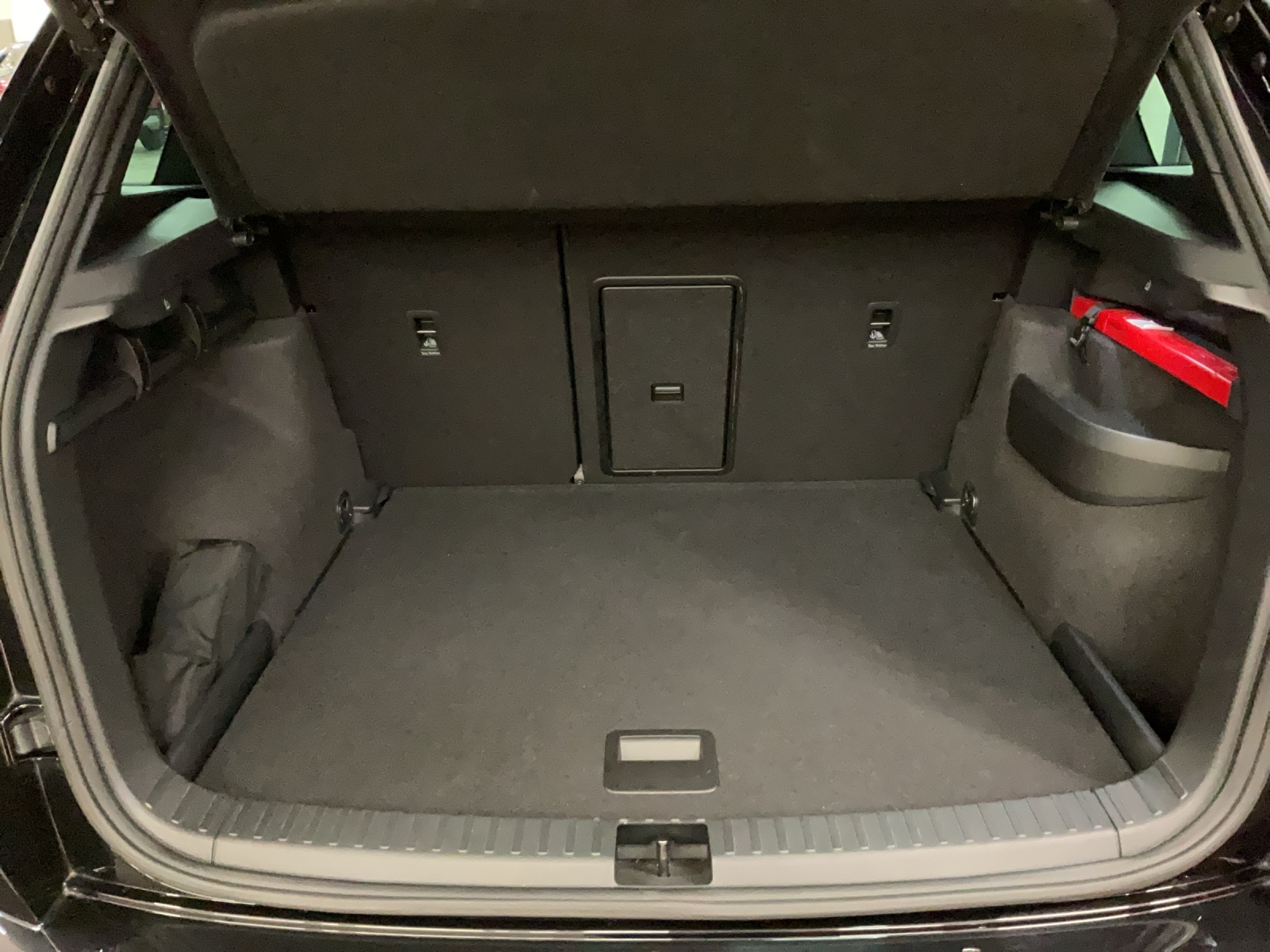 SKODA Karoq 2.0 TDI CR Sport Line 4x4 DSG-image-12