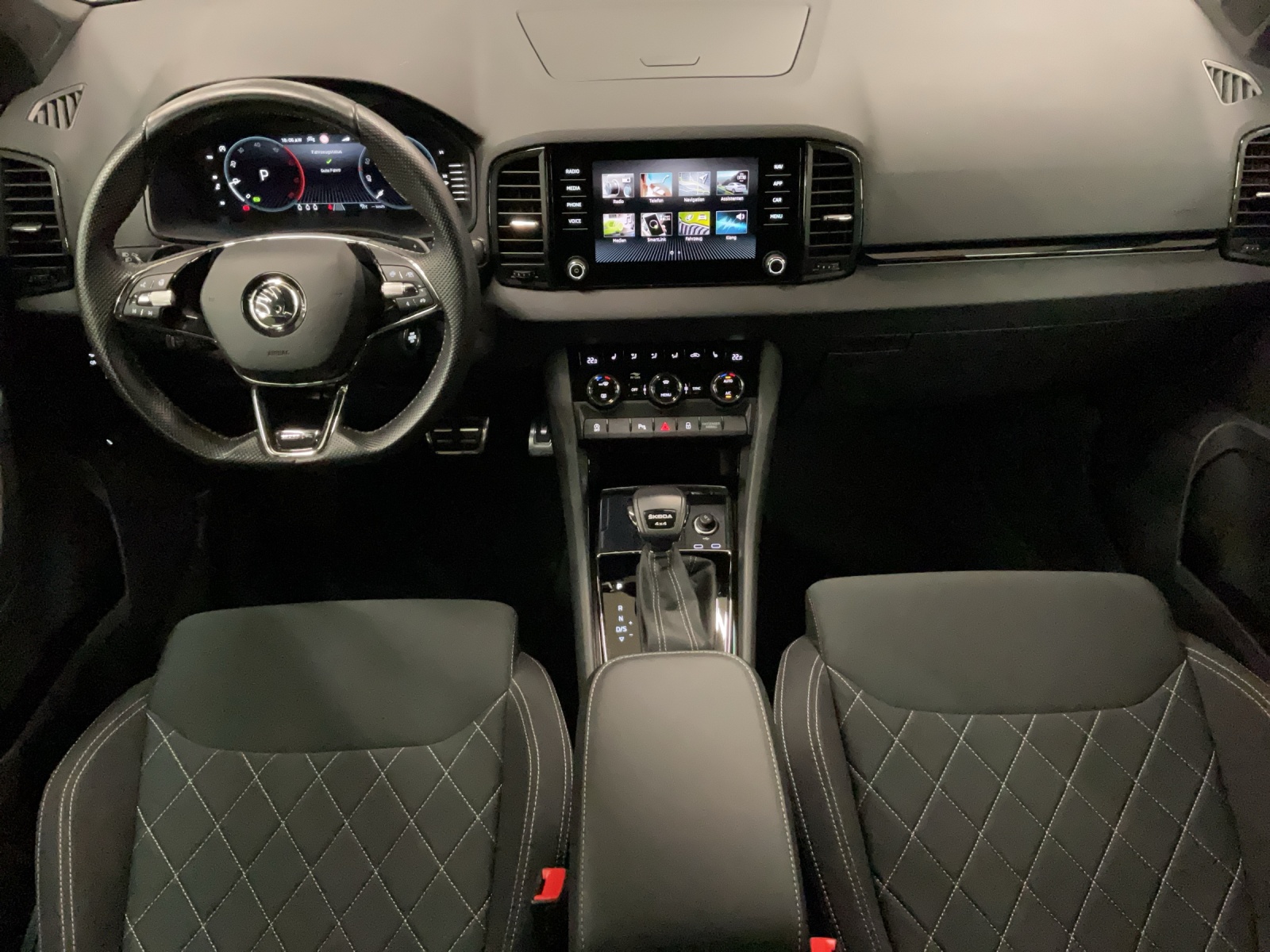 SKODA Karoq 2.0 TDI CR Sport Line 4x4 DSG-image-7