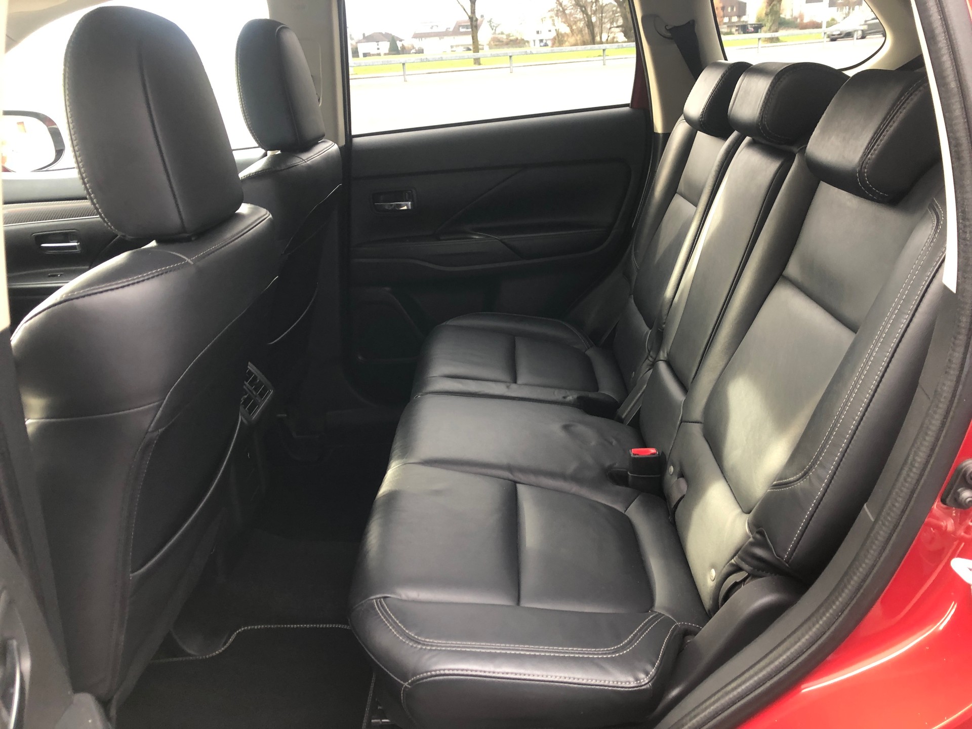 MITSUBISHI Outlander 2.0 Diamond 4WD CVT-image-5