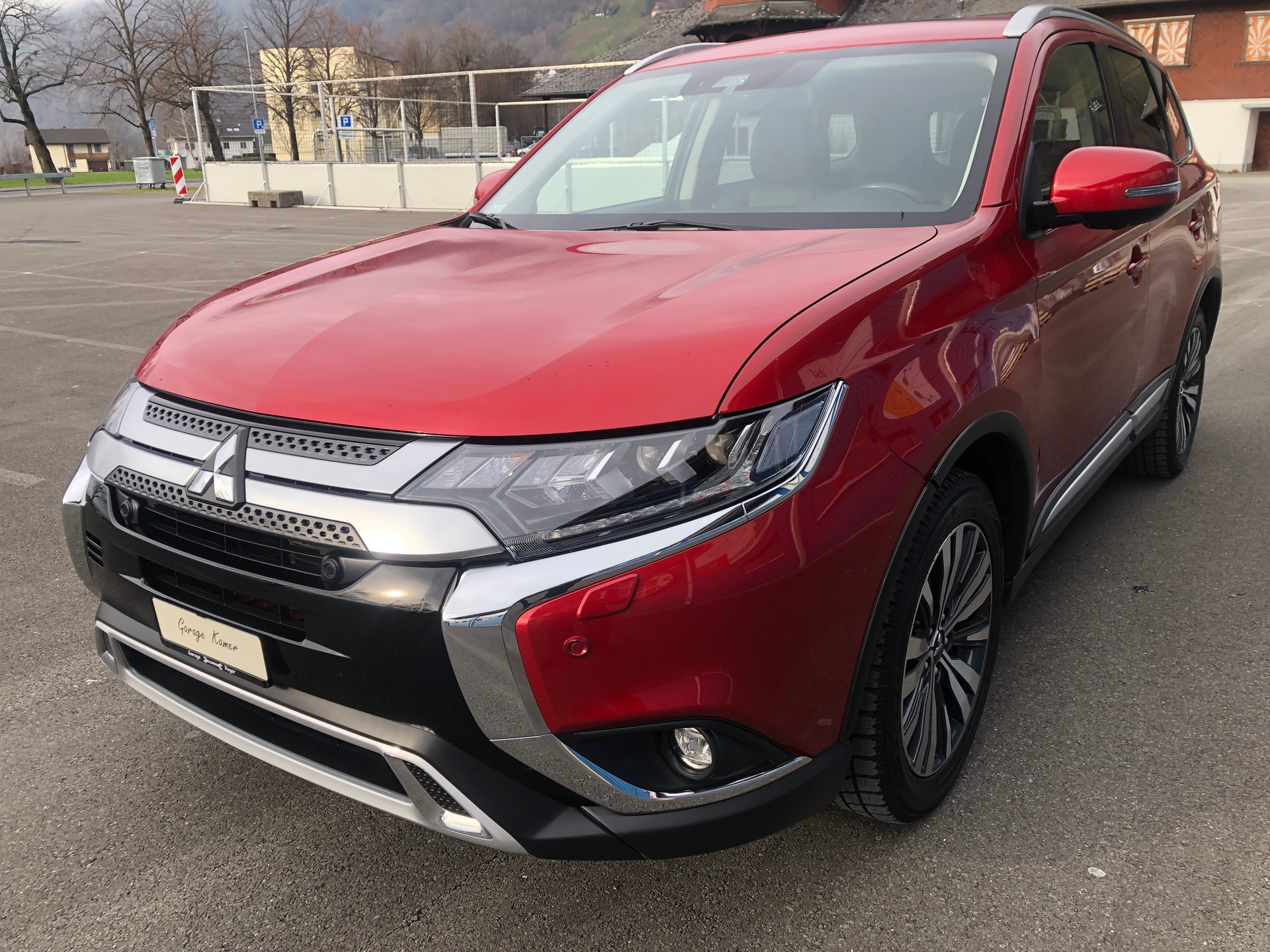 MITSUBISHI Outlander 2.0 Diamond 4WD CVT-showroom-element-1