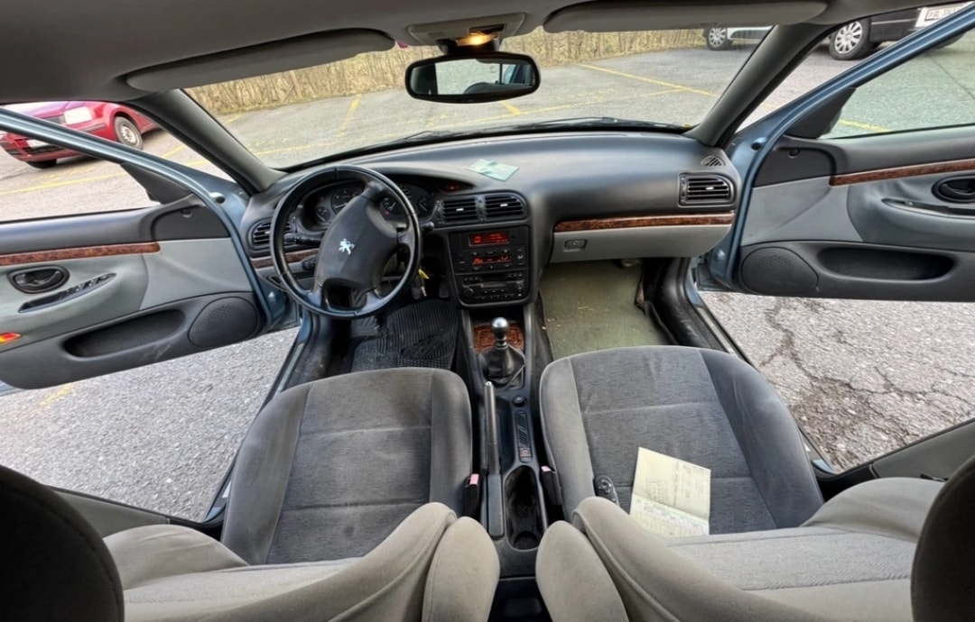 PEUGEOT 406 Break Business Line 2.2 HDi-image-8