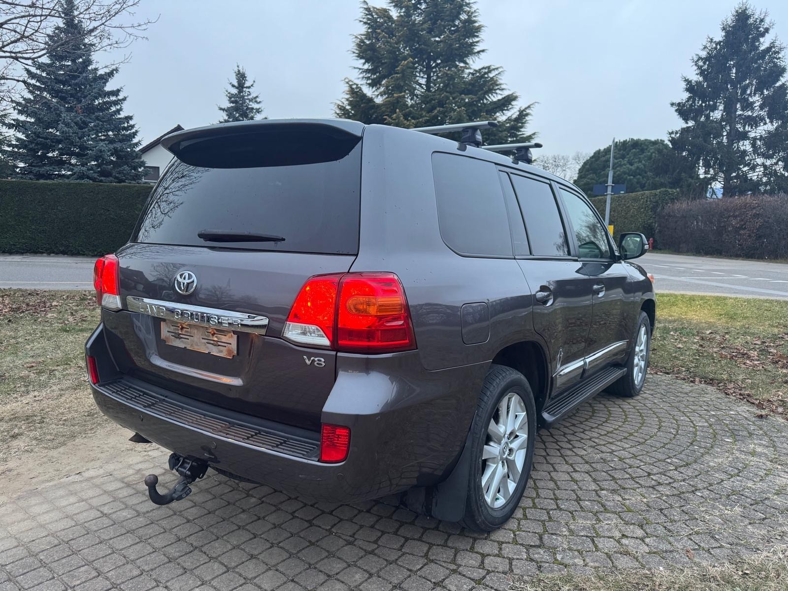 TOYOTA Land Cruiser V8 4.5 D-4D Sol-showroom-element-2