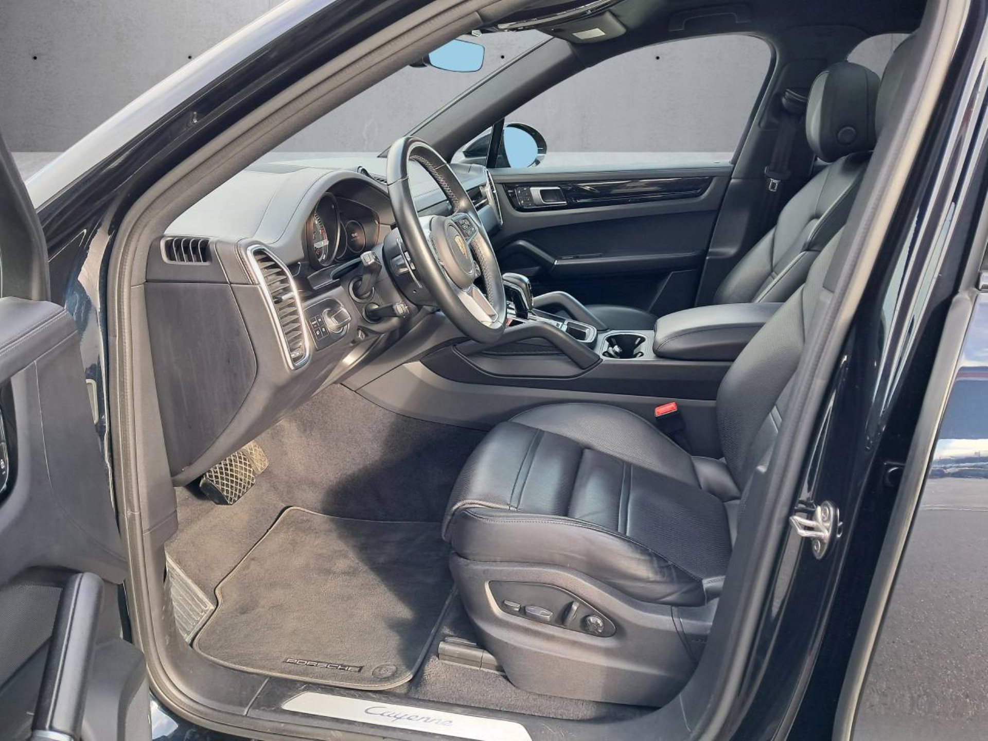 PORSCHE Cayenne E-Hybrid Coupè-showroom-element-3