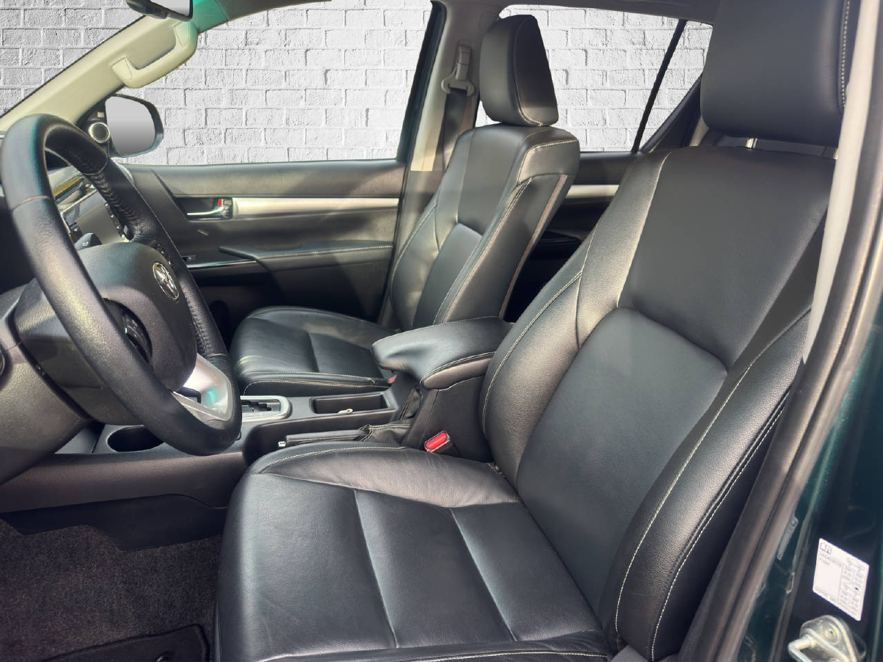 TOYOTA Hilux Double Cab.-Pick-up 2.8 D-4D 204 PS Style-image-7