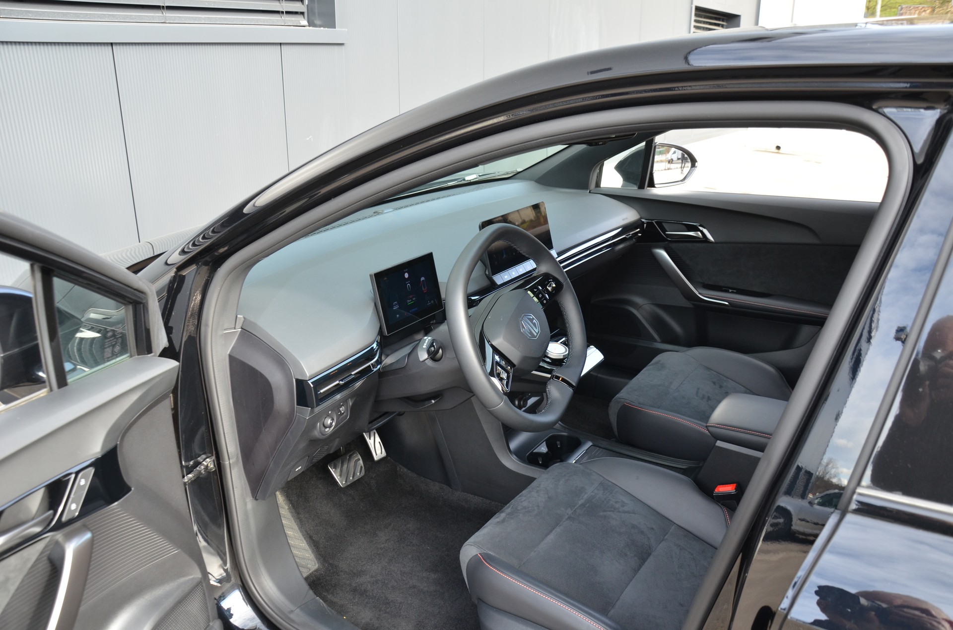 MG 4 EV 64kWh Xpower AWD-image-10