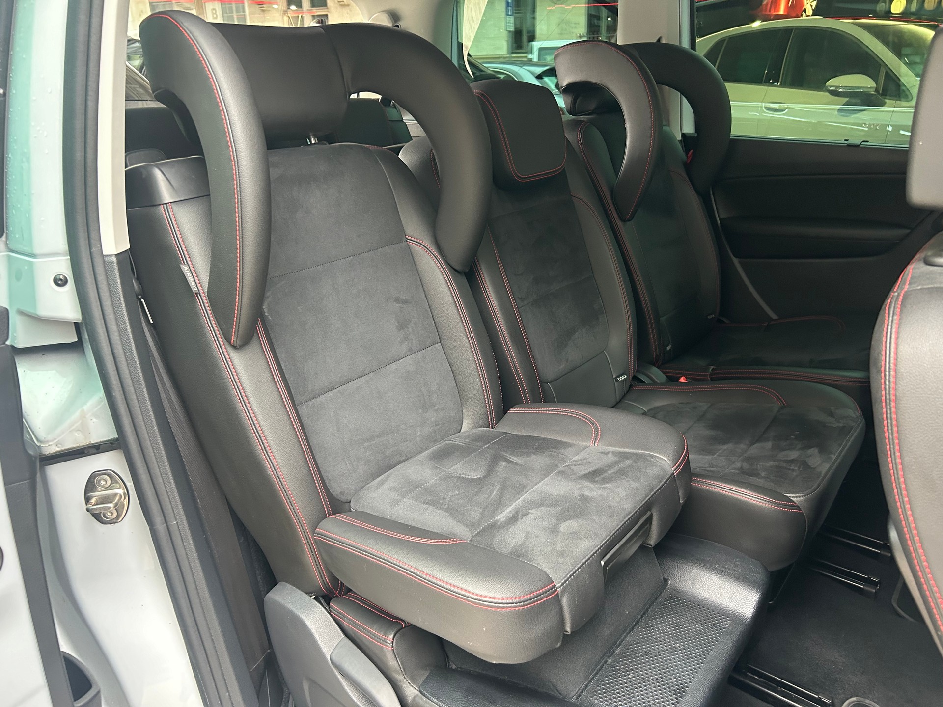 SEAT Alhambra 2.0 TDI SWISS FR-image-8