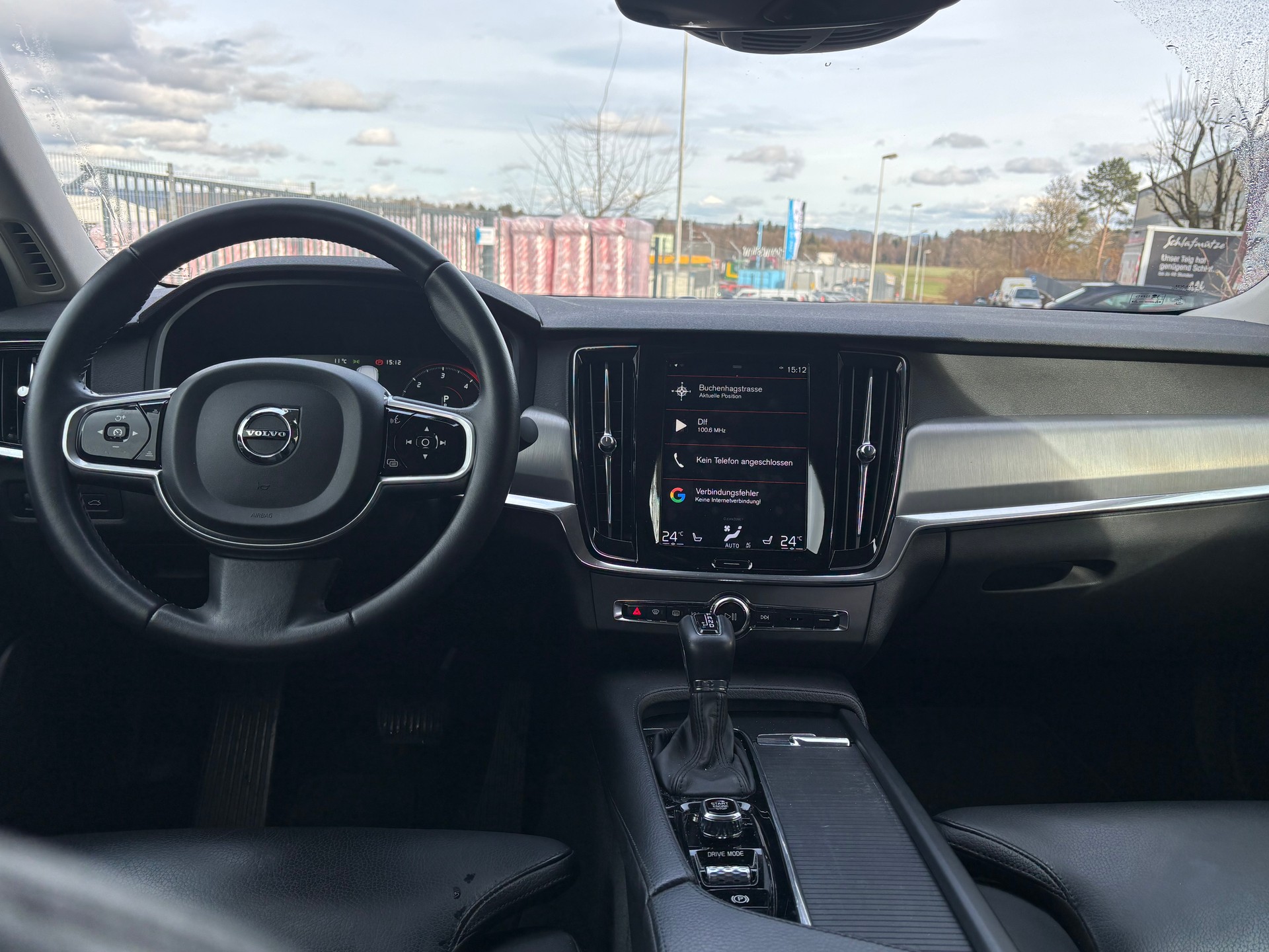 VOLVO S90 D4 Momentum Geartronic-image-5
