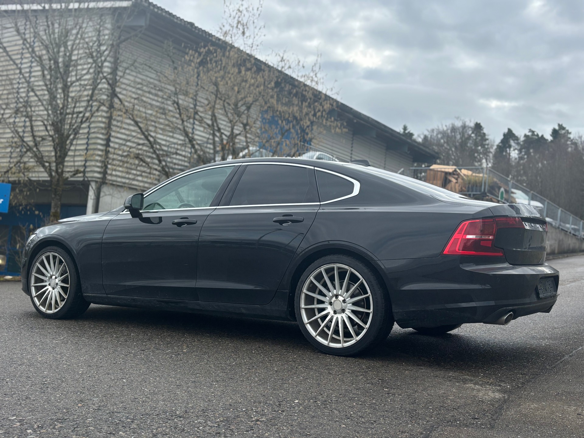 VOLVO S90 D4 Momentum Geartronic-image-4