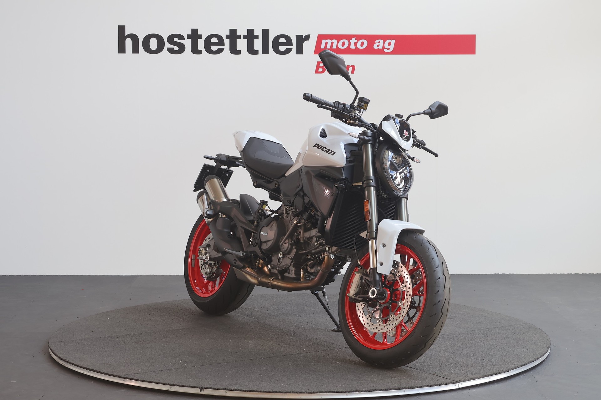 DUCATI Monster +-image-0