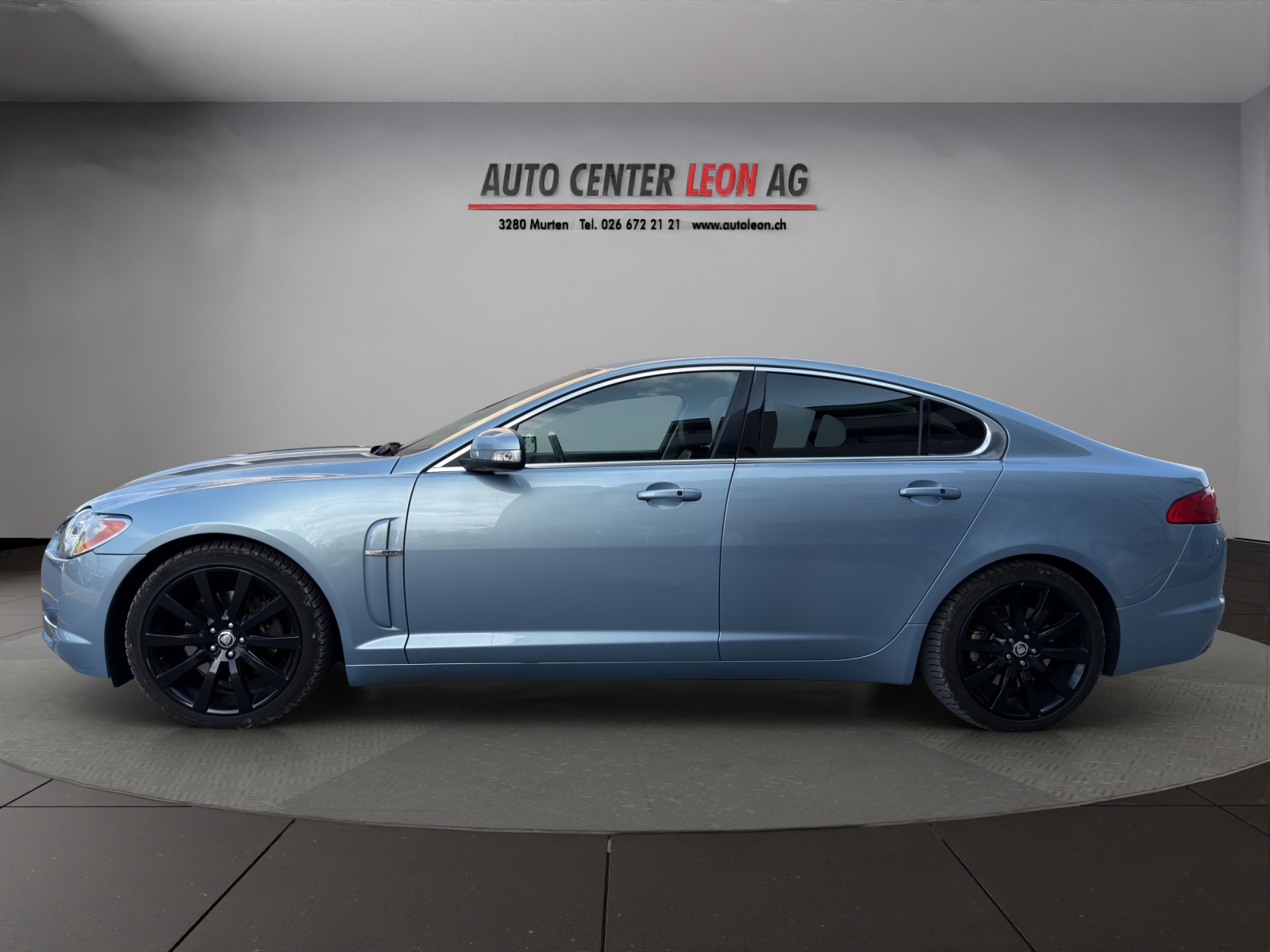 JAGUAR XF 3.0 V6 Premium Luxury-showroom-element-2