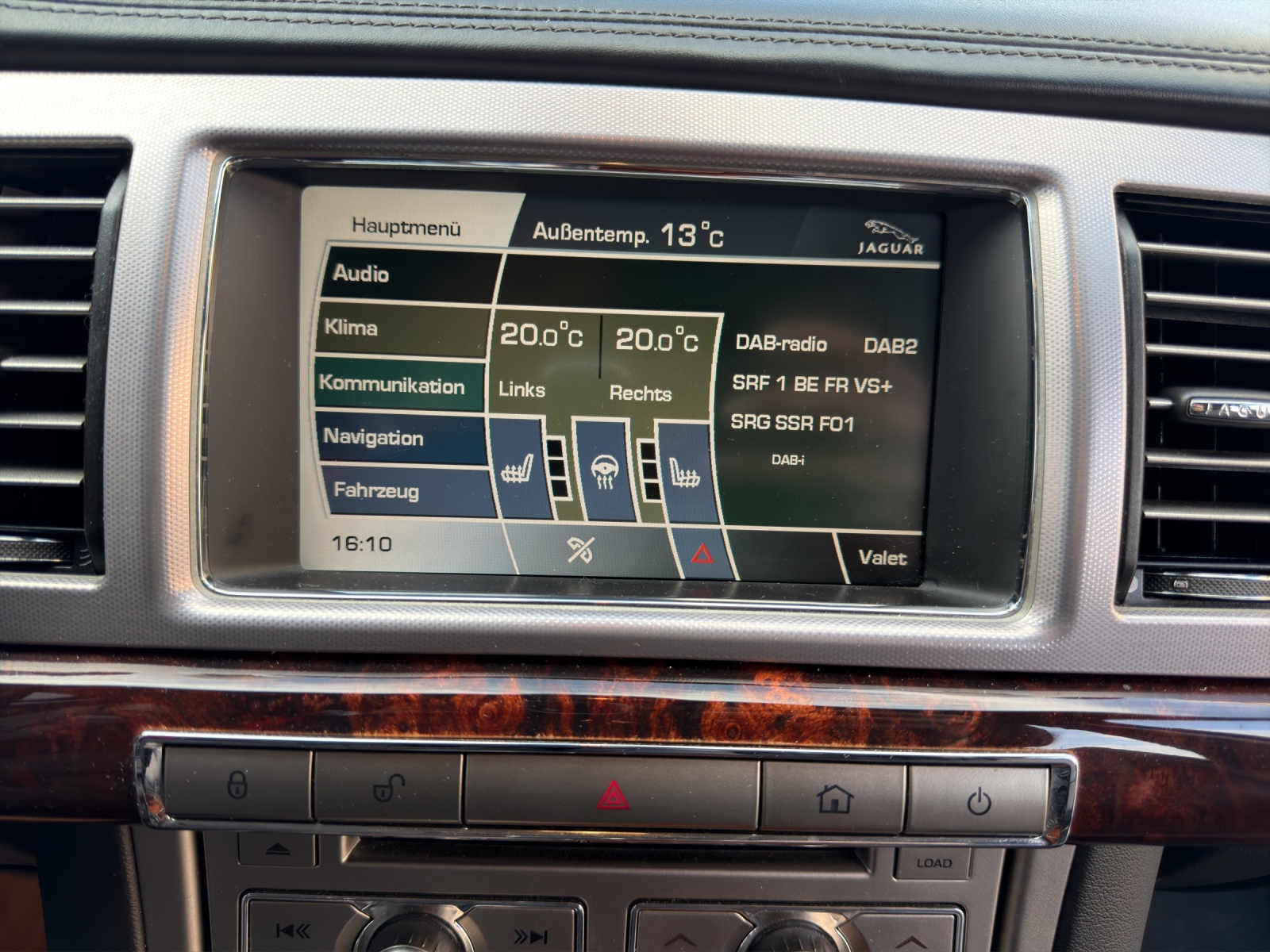 JAGUAR XF 3.0 V6 Premium Luxury-image-14