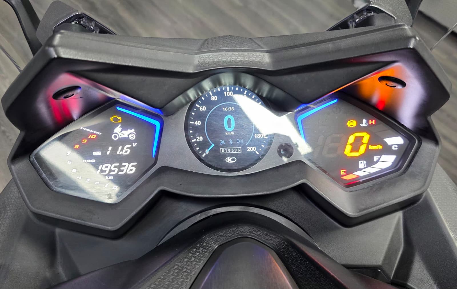 KYMCO AK 550i ETS (35kW)-image-8