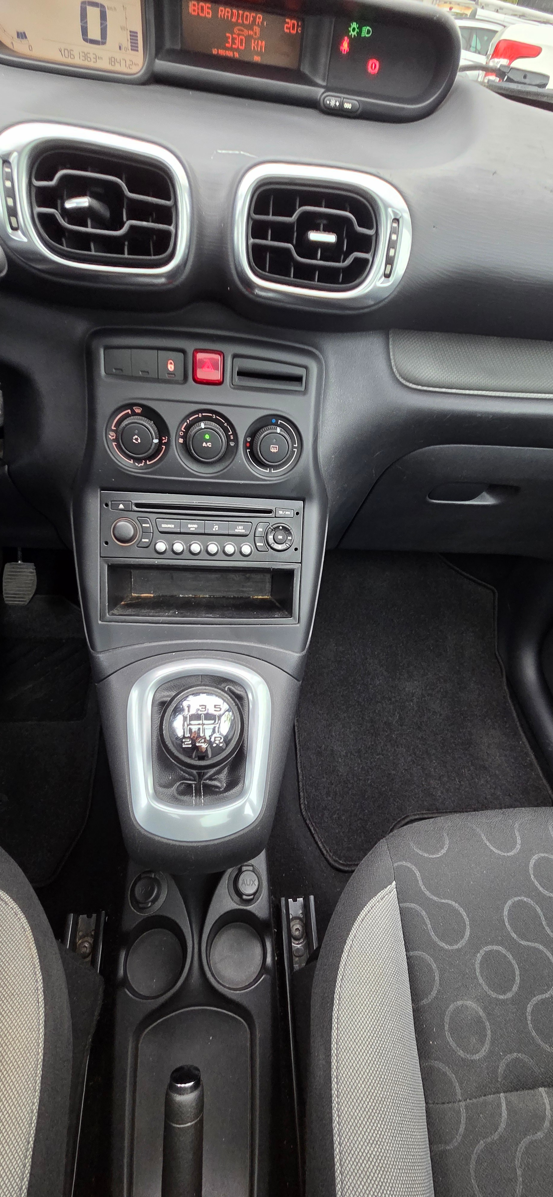 CITROEN C3 Picasso 1.6i 16V Séduction-image-5