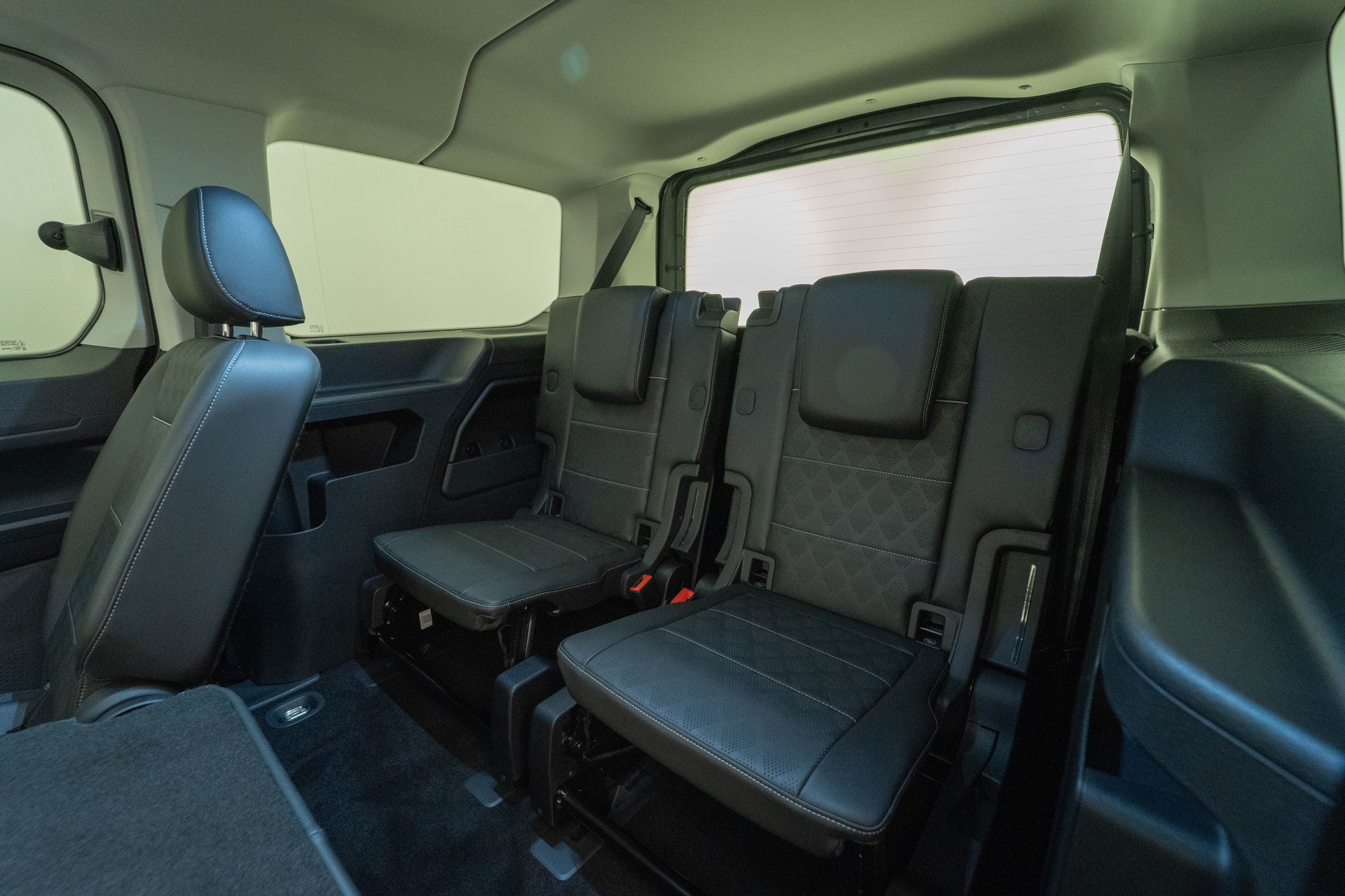 FORD Tourneo Grand Connect 1.5 EcoBoost 114 Titanium-image-10
