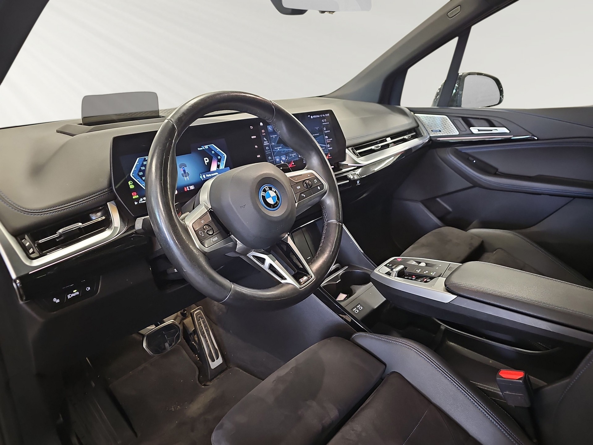 BMW 225e xDrive Active Tourer M Sport-showroom-element-3