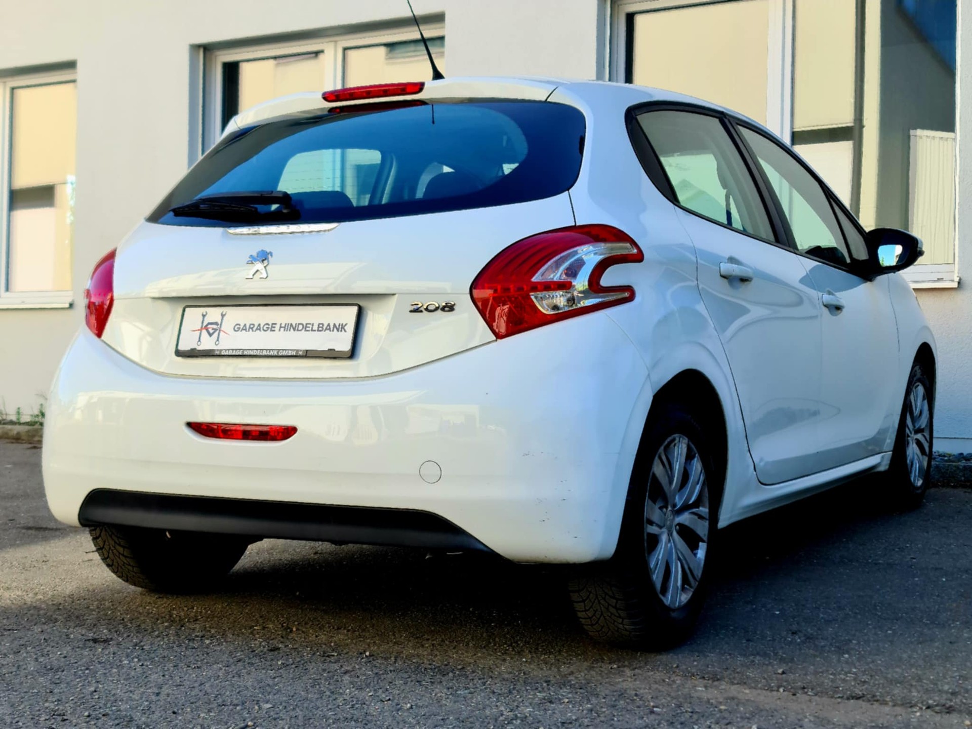 PEUGEOT 208 1.2 VTI Active-image-6