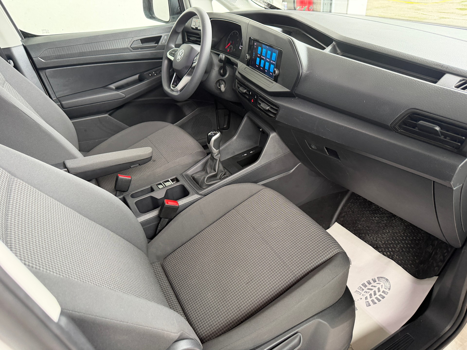 VW Caddy Cargo 1.5 TSI Entry-image-3