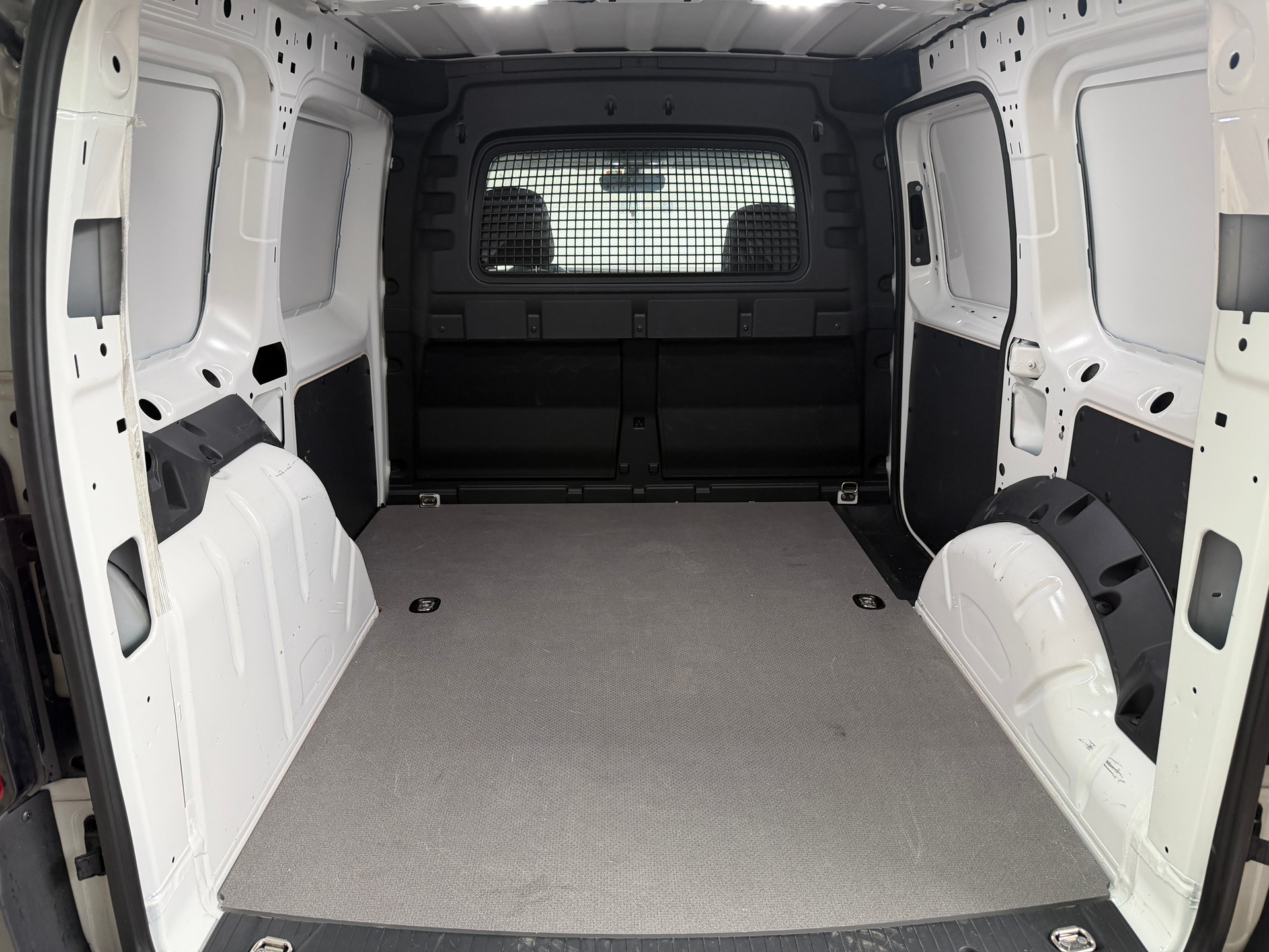VW Caddy Cargo 1.5 TSI Entry-image-8