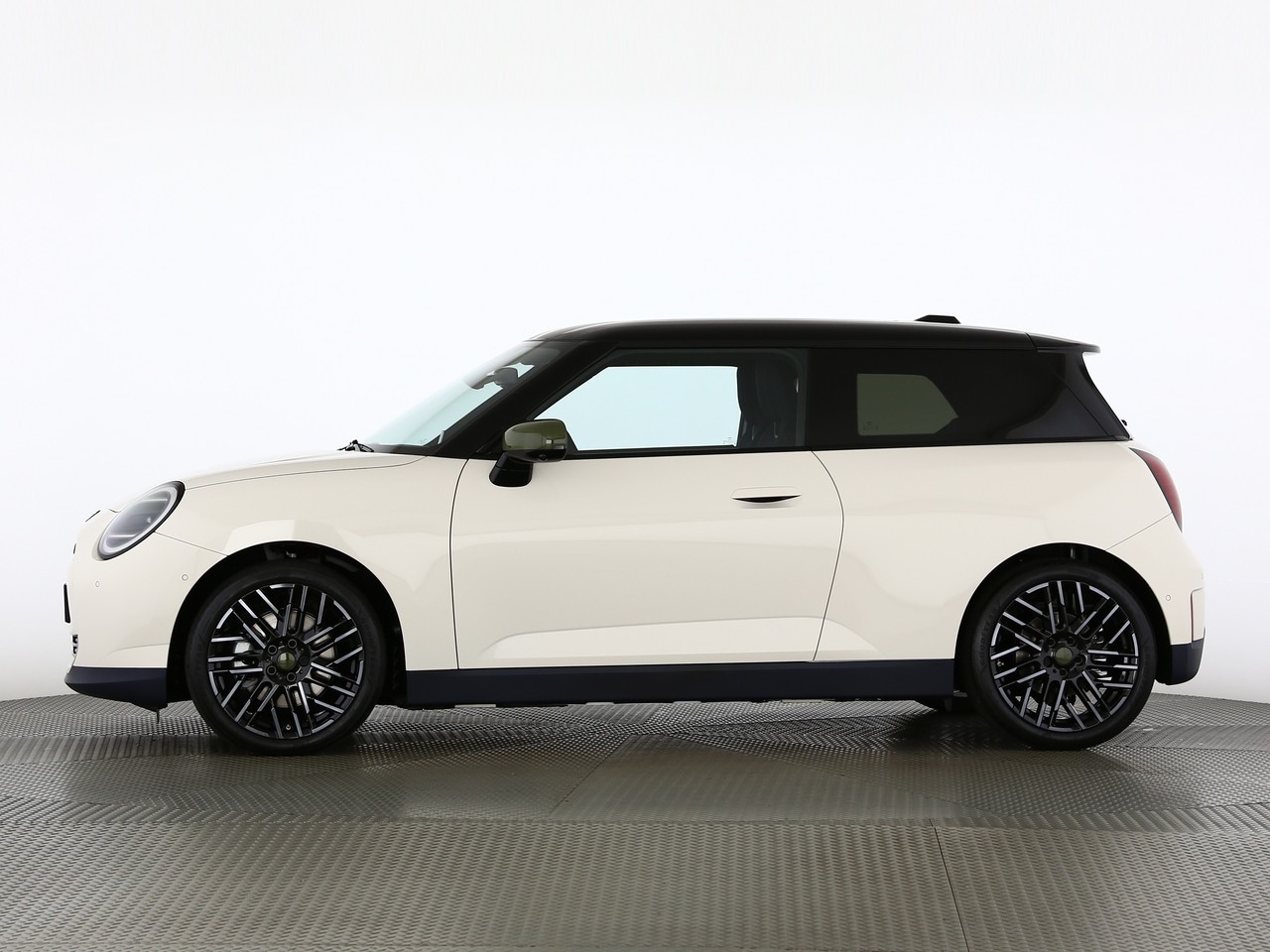 MINI Cooper SE-showroom-element-2