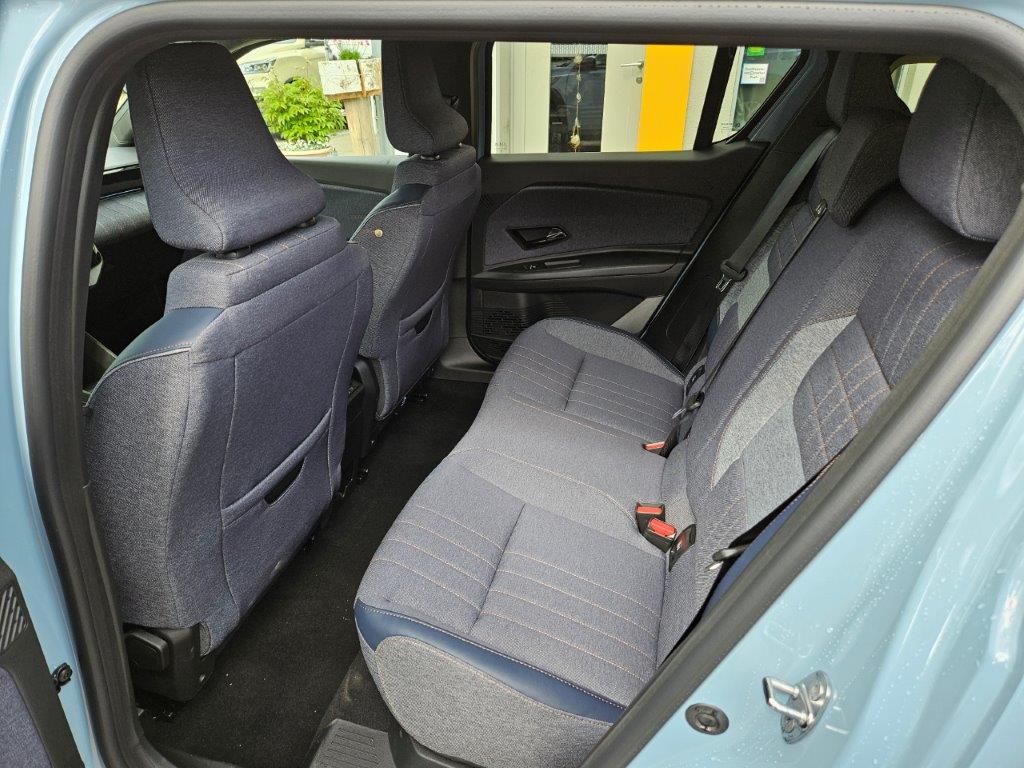 RENAULT R4 E-Tech Comfort Range techno-image-7
