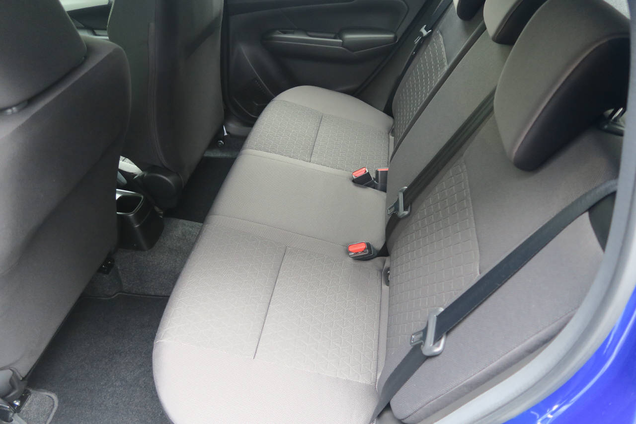 SUZUKI Swift 1.2 Sakura Top Hybrid 4x4-image-14