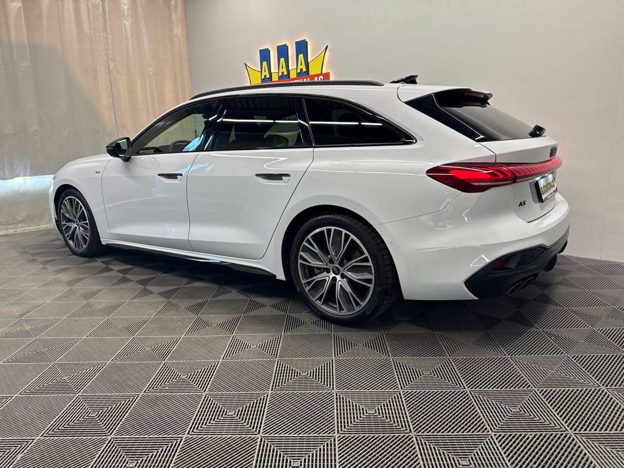 AUDI A5 Avant TDI 150 kW S tronic S-Line-showroom-element-1