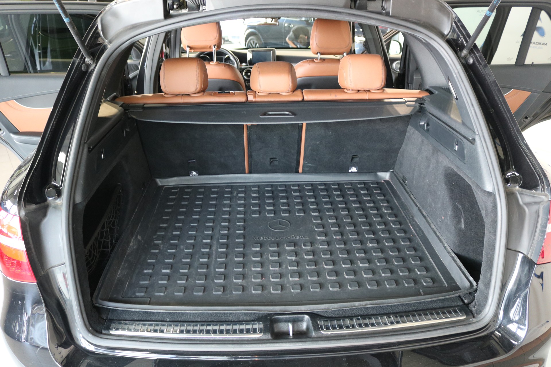 MERCEDES-BENZ GLC 250 4Matic 9G-Tronic-image-5