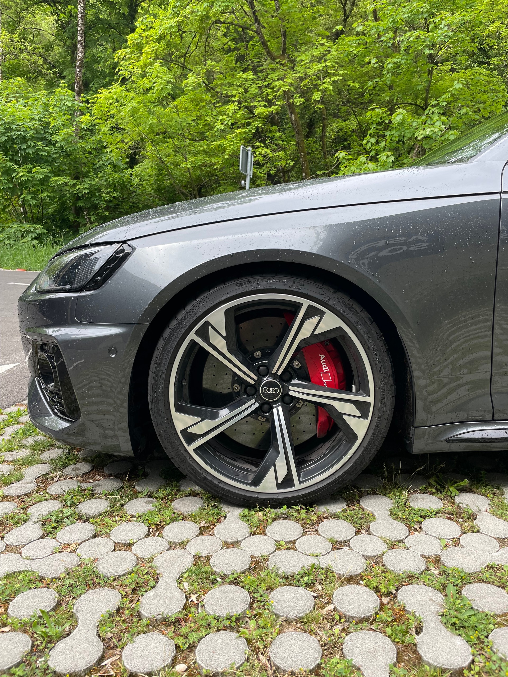 AUDI RS4-image-3