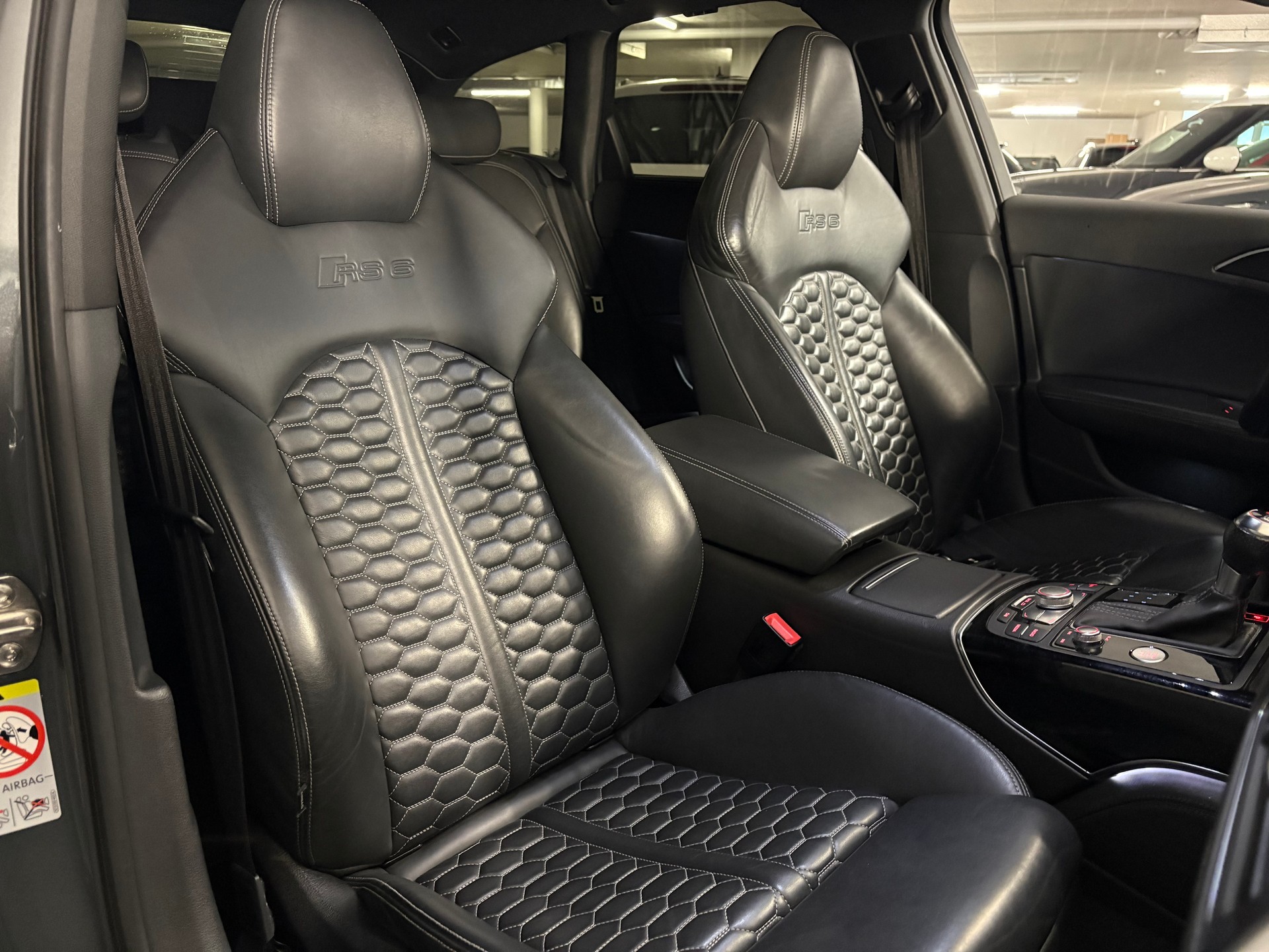 AUDI RS6 Avant 4.0 TFSI V8 quattro Tiptronic 700PS ab MFK-image-11