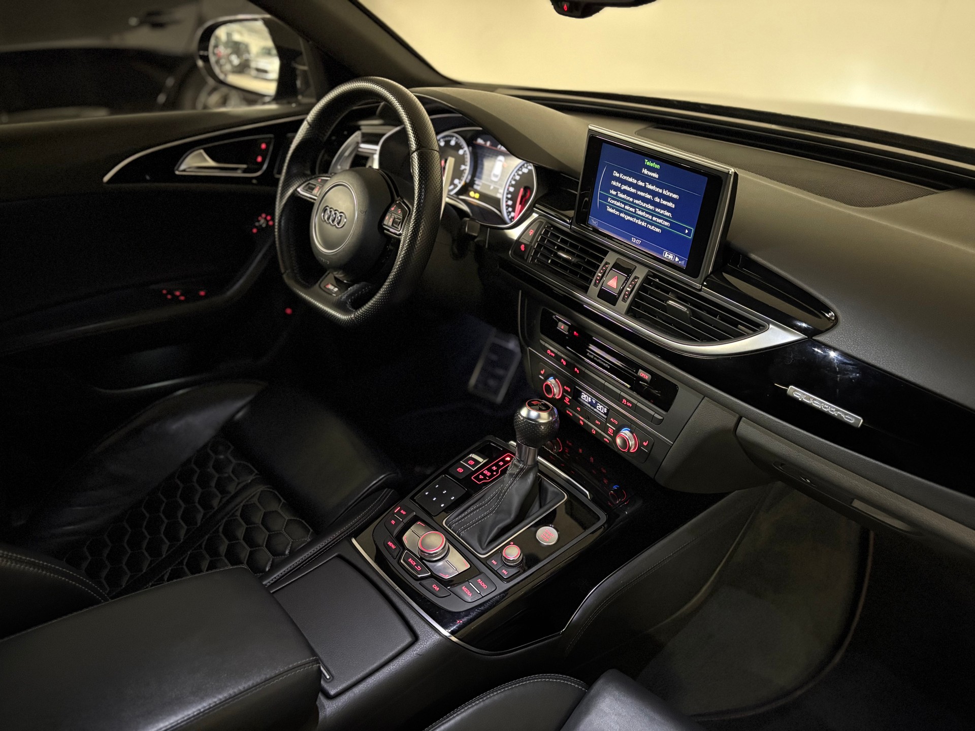 AUDI RS6 Avant 4.0 TFSI V8 quattro Tiptronic 700PS ab MFK-image-12