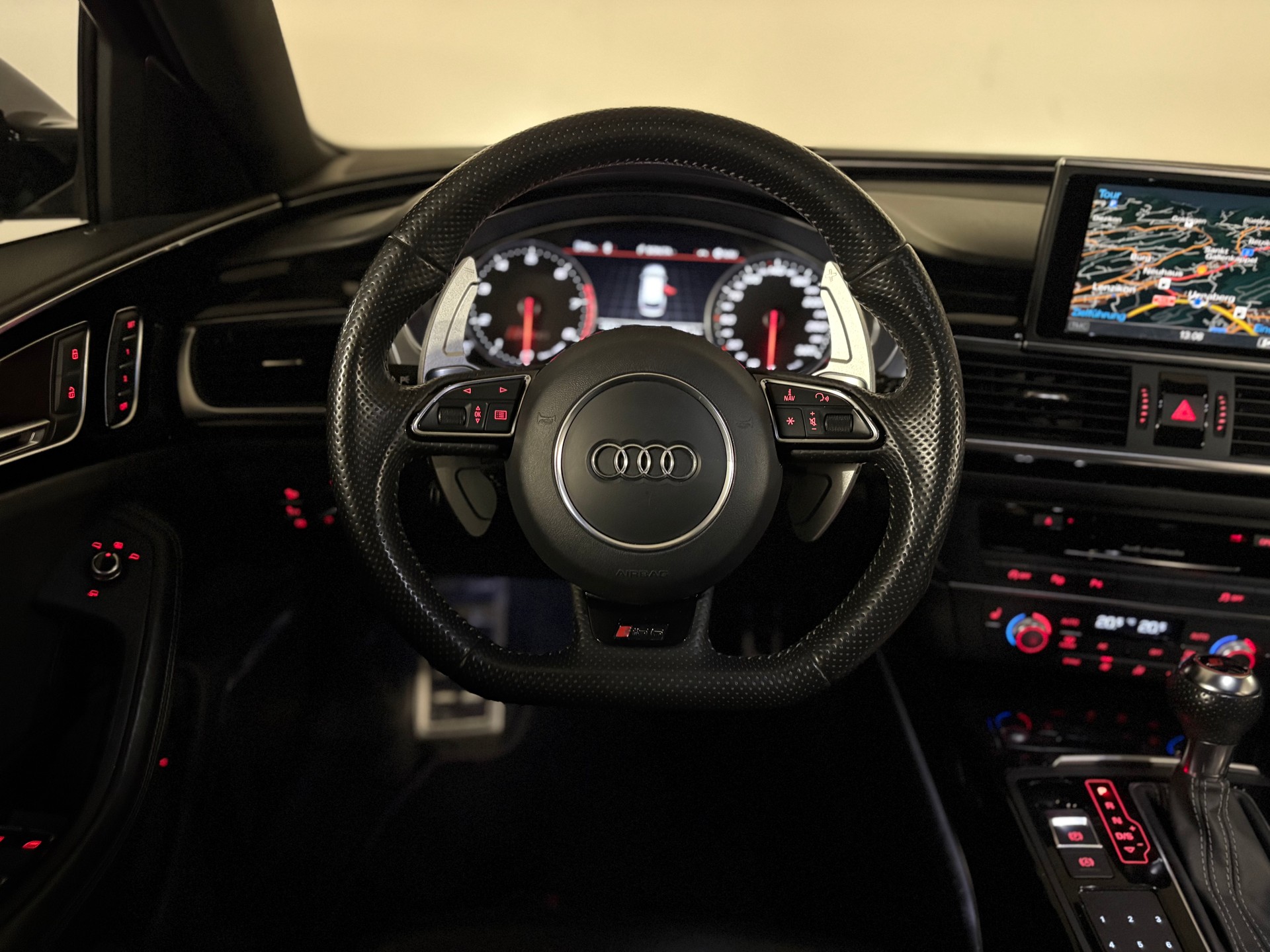 AUDI RS6 Avant 4.0 TFSI V8 quattro Tiptronic 700PS ab MFK-image-15