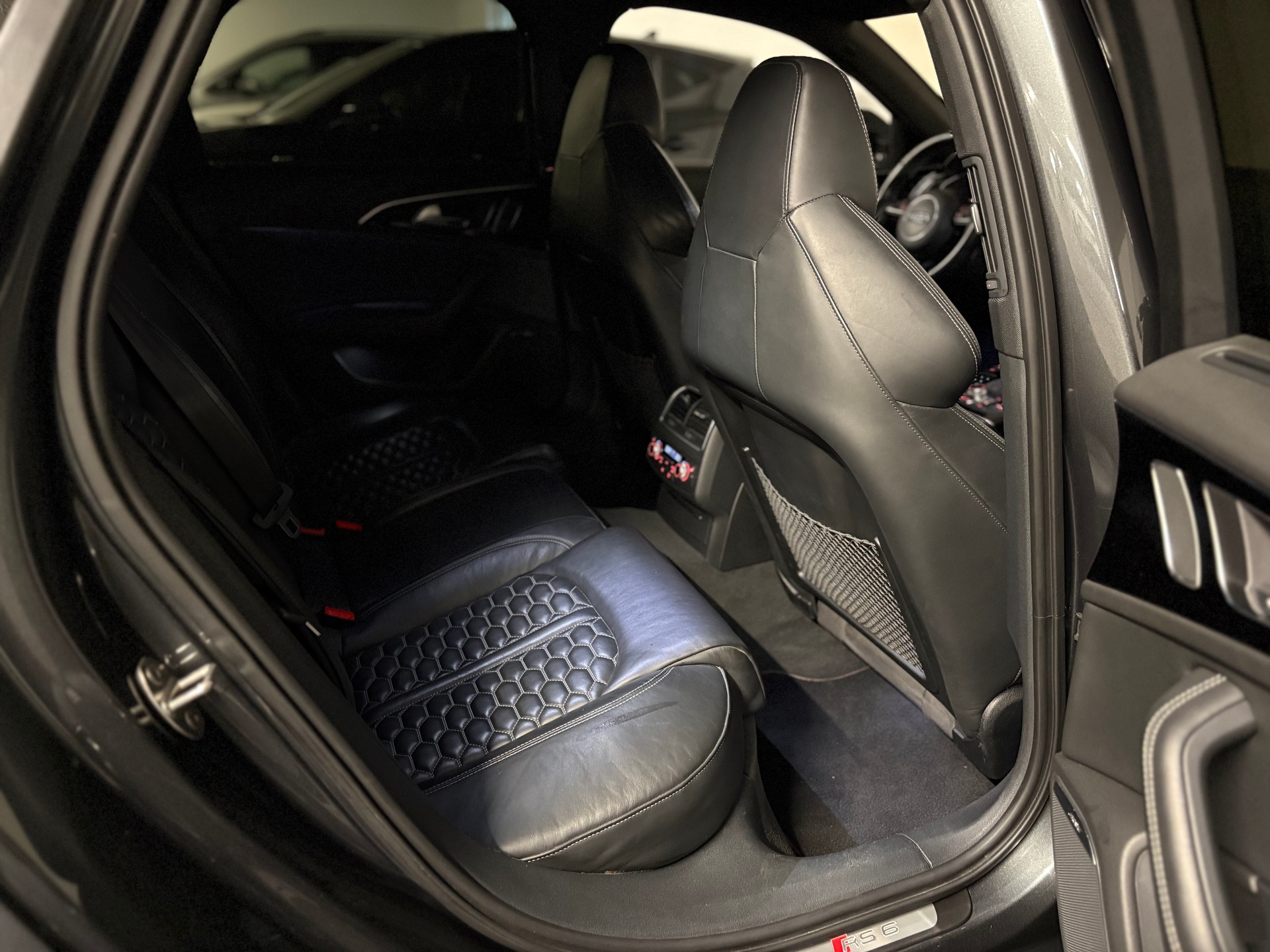 AUDI RS6 Avant 4.0 TFSI V8 quattro Tiptronic 700PS ab MFK-image-13