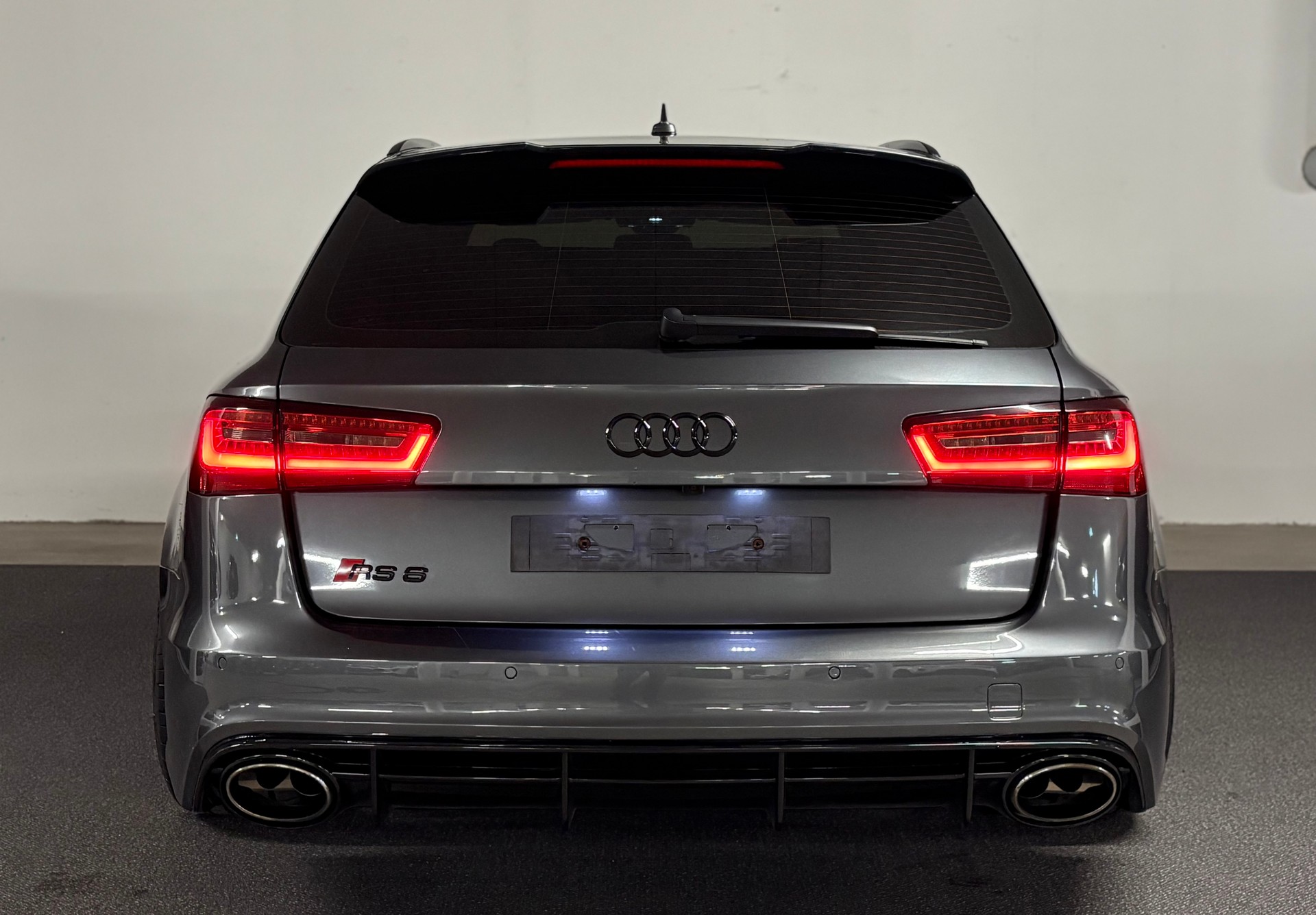 AUDI RS6 Avant 4.0 TFSI V8 quattro Tiptronic 700PS ab MFK-image-4