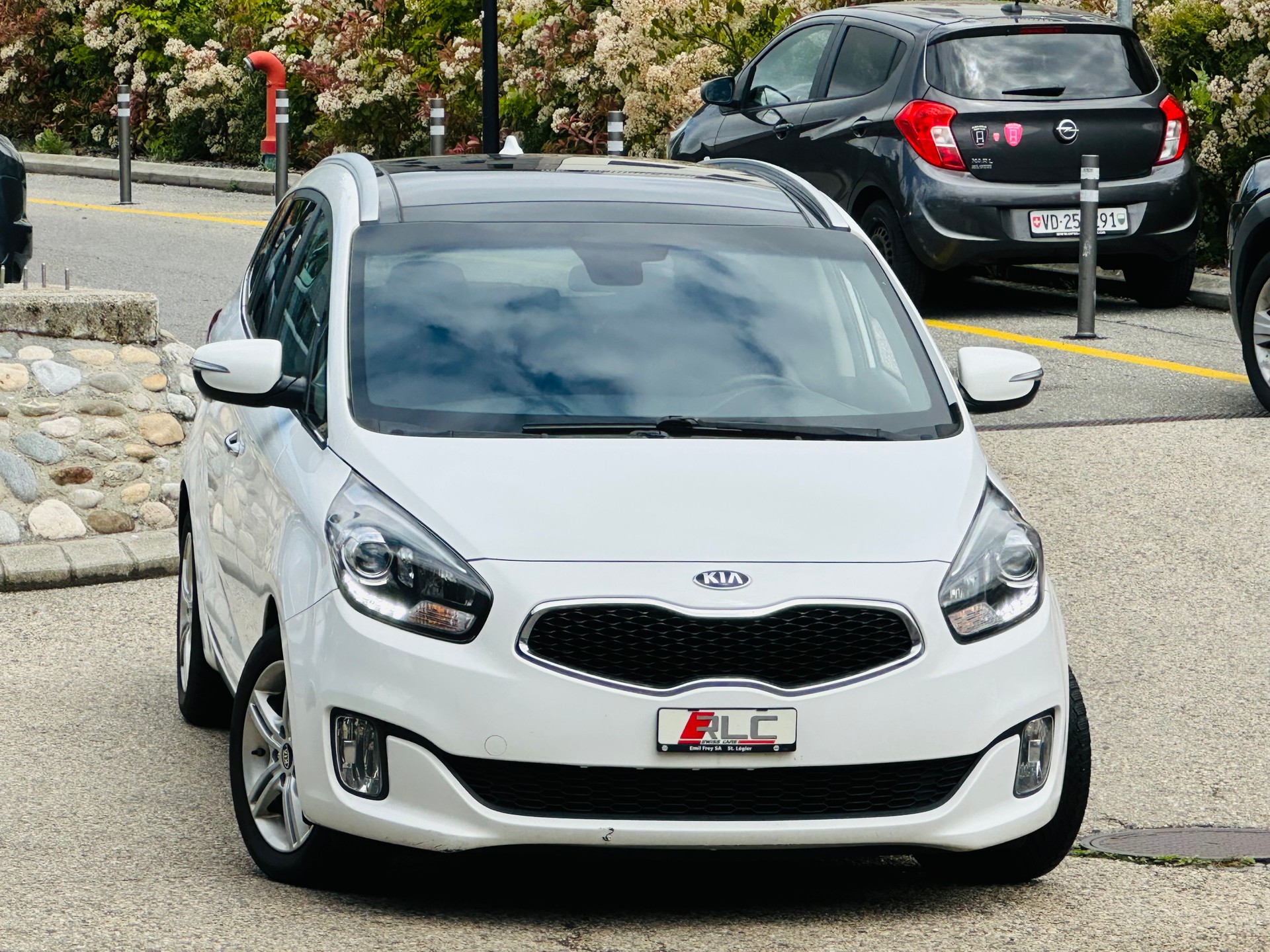 KIA Carens 1.7 CRDi Swiss Eco Edition-showroom-element-1