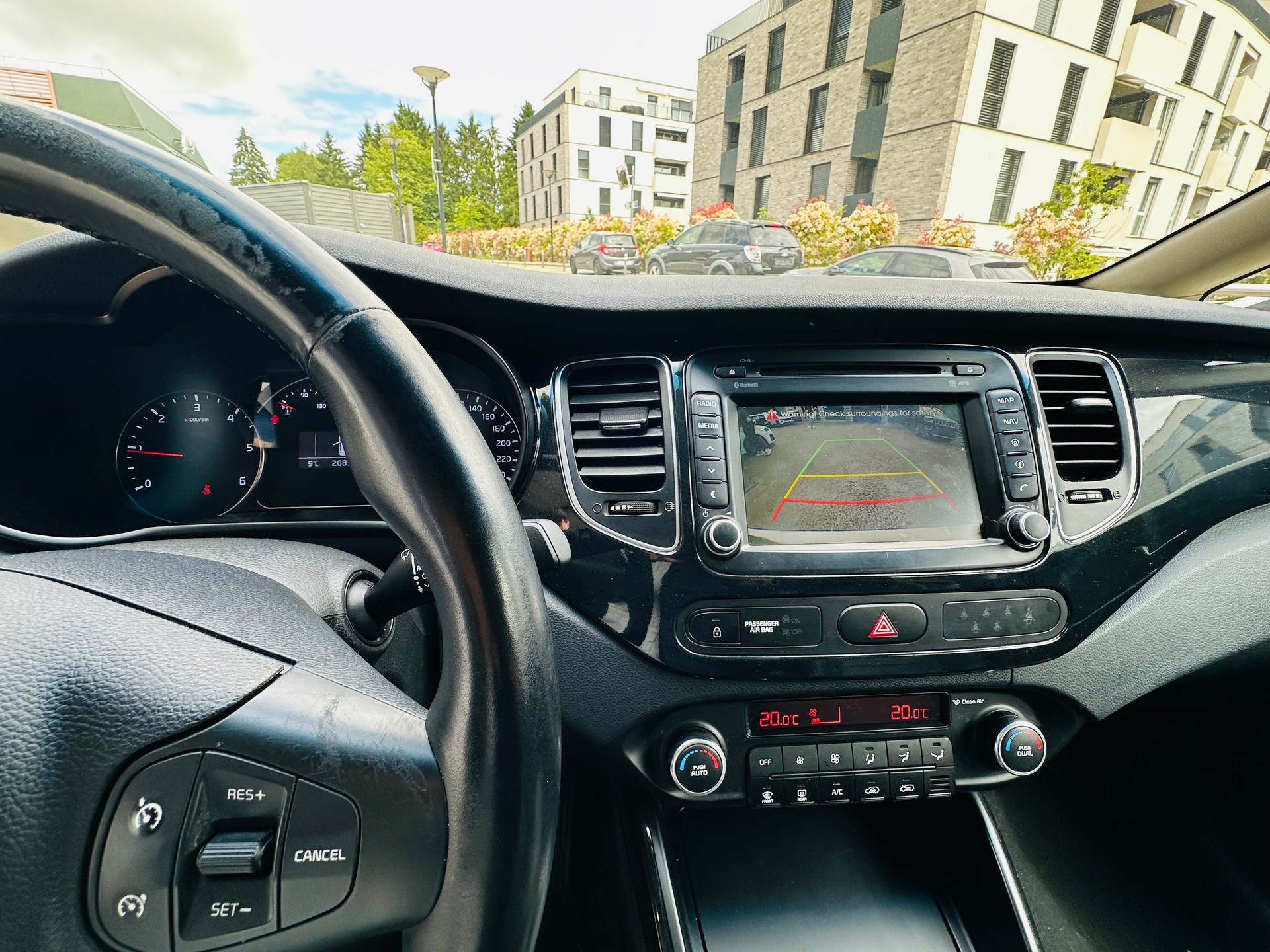 KIA Carens 1.7 CRDi Swiss Eco Edition-image-14