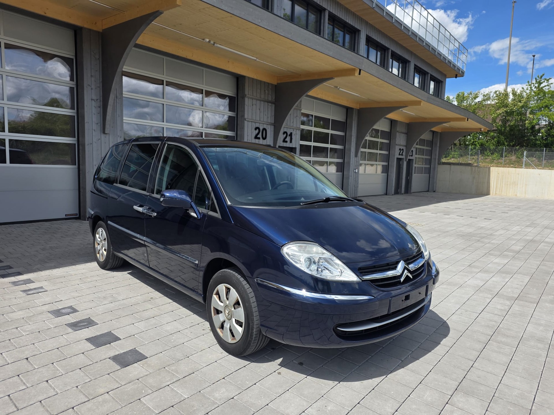 CITROEN C8 2.0 16V Essentiel (X)-image-2