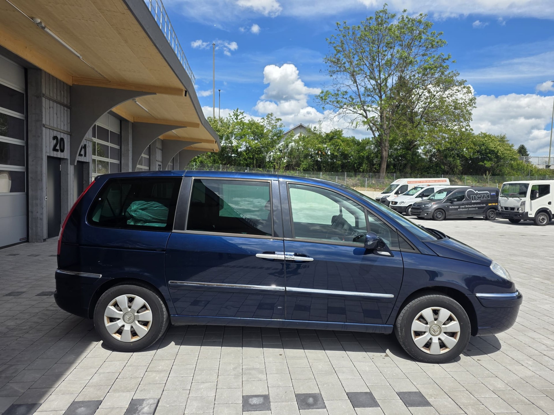 CITROEN C8 2.0 16V Essentiel (X)-image-4