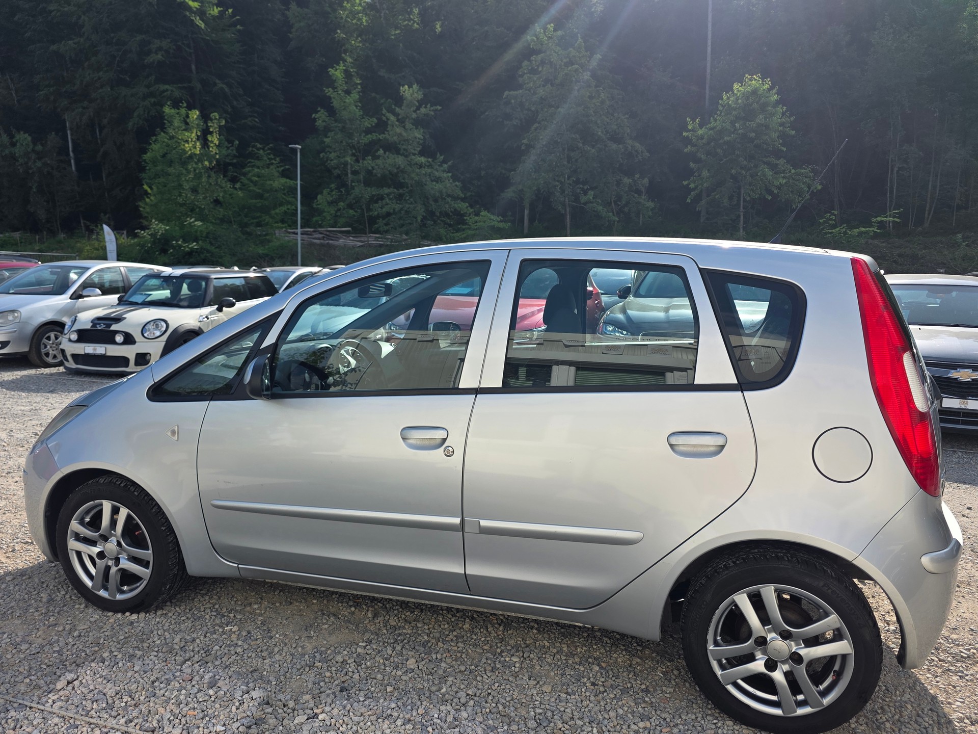 MITSUBISHI Colt 1.3 16V Celebration 30 *** AB MFK BIS 02.2027 / Frisch ab Service / Gratis Lieferung ***-showroom-element-1
