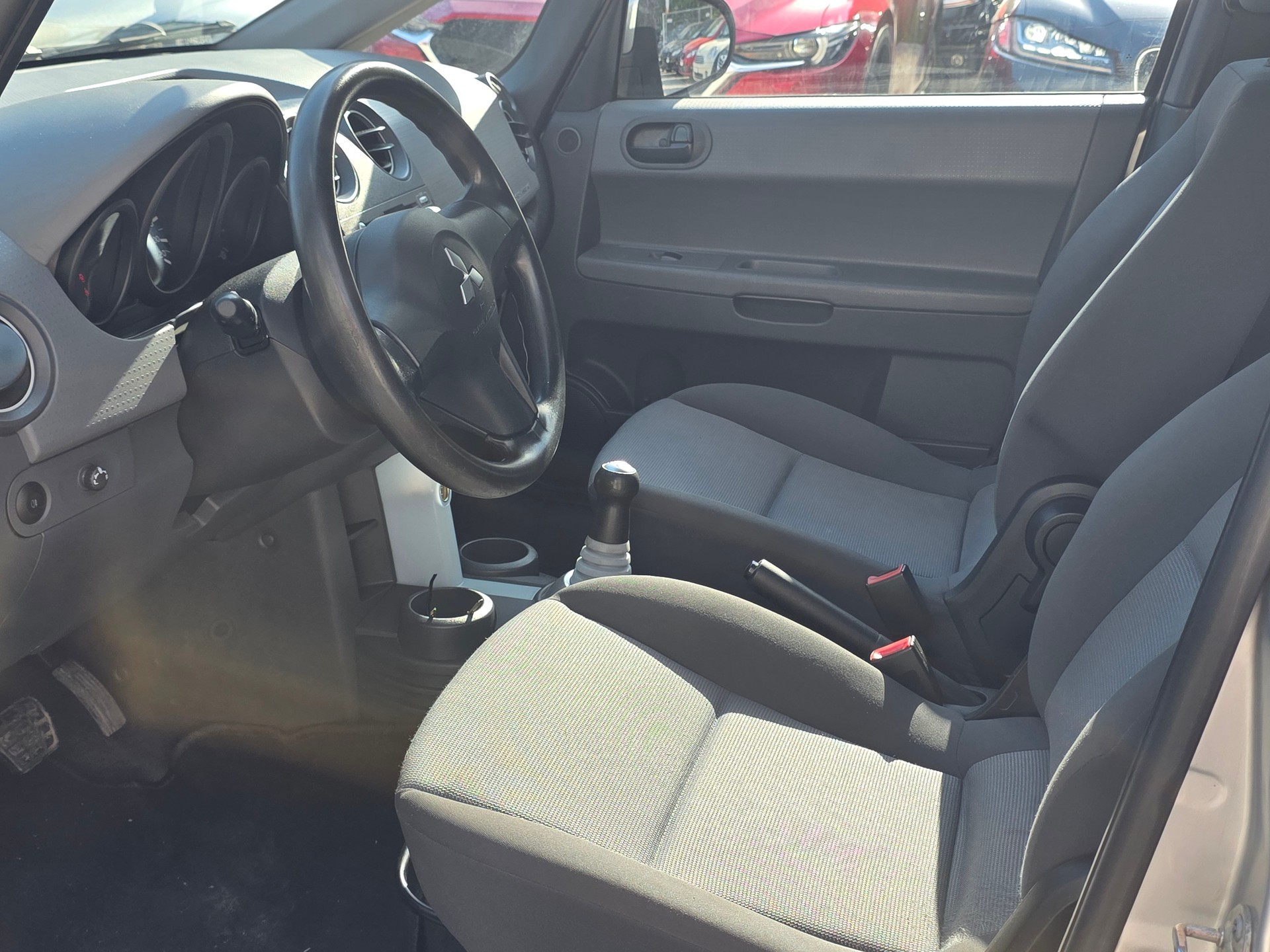 MITSUBISHI Colt 1.3 16V Celebration 30 *** AB MFK BIS 02.2027 / Frisch ab Service / Gratis Lieferung ***-image-8