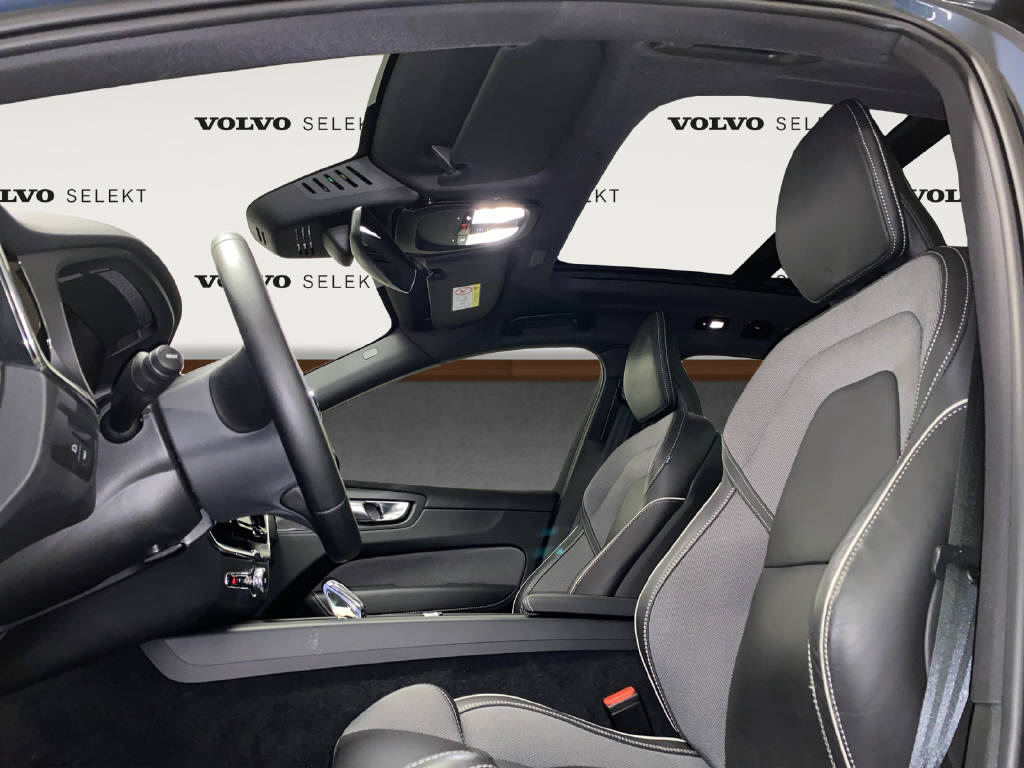VOLVO XC60 2.0 T6 TE Plus Dark eAWD-image-6