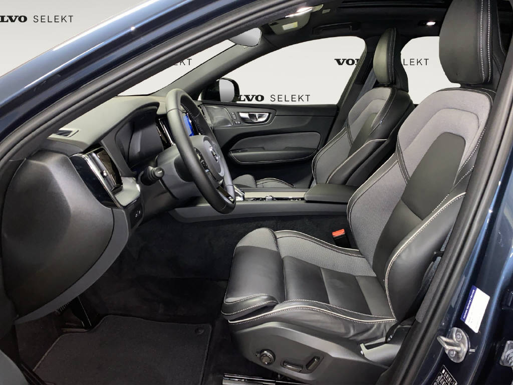 VOLVO XC60 2.0 T6 TE Plus Dark eAWD-image-5