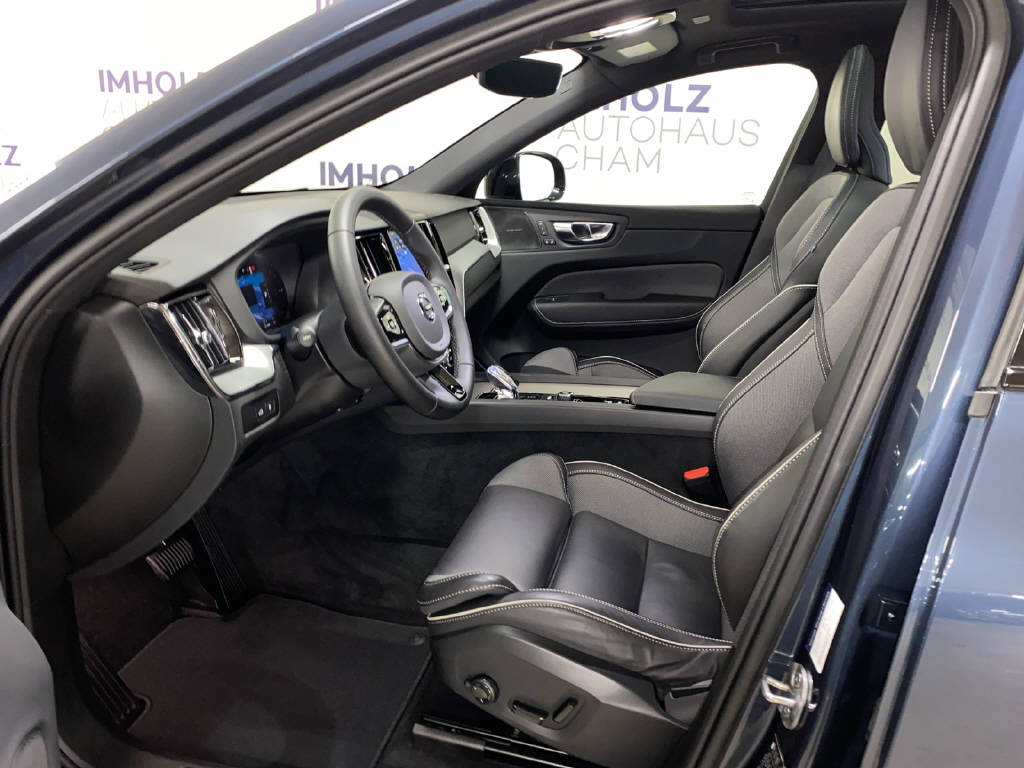 VOLVO XC60 2.0 T6 TE Plus Dark eAWD-image-15
