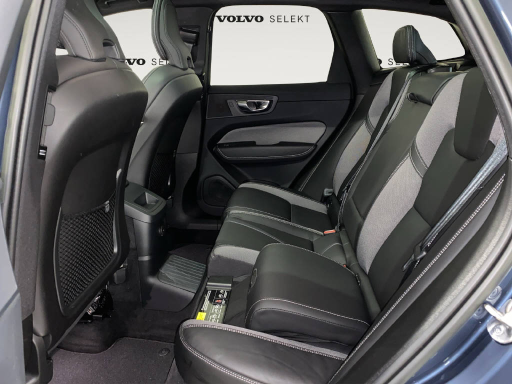 VOLVO XC60 2.0 T6 TE Plus Dark eAWD-image-12