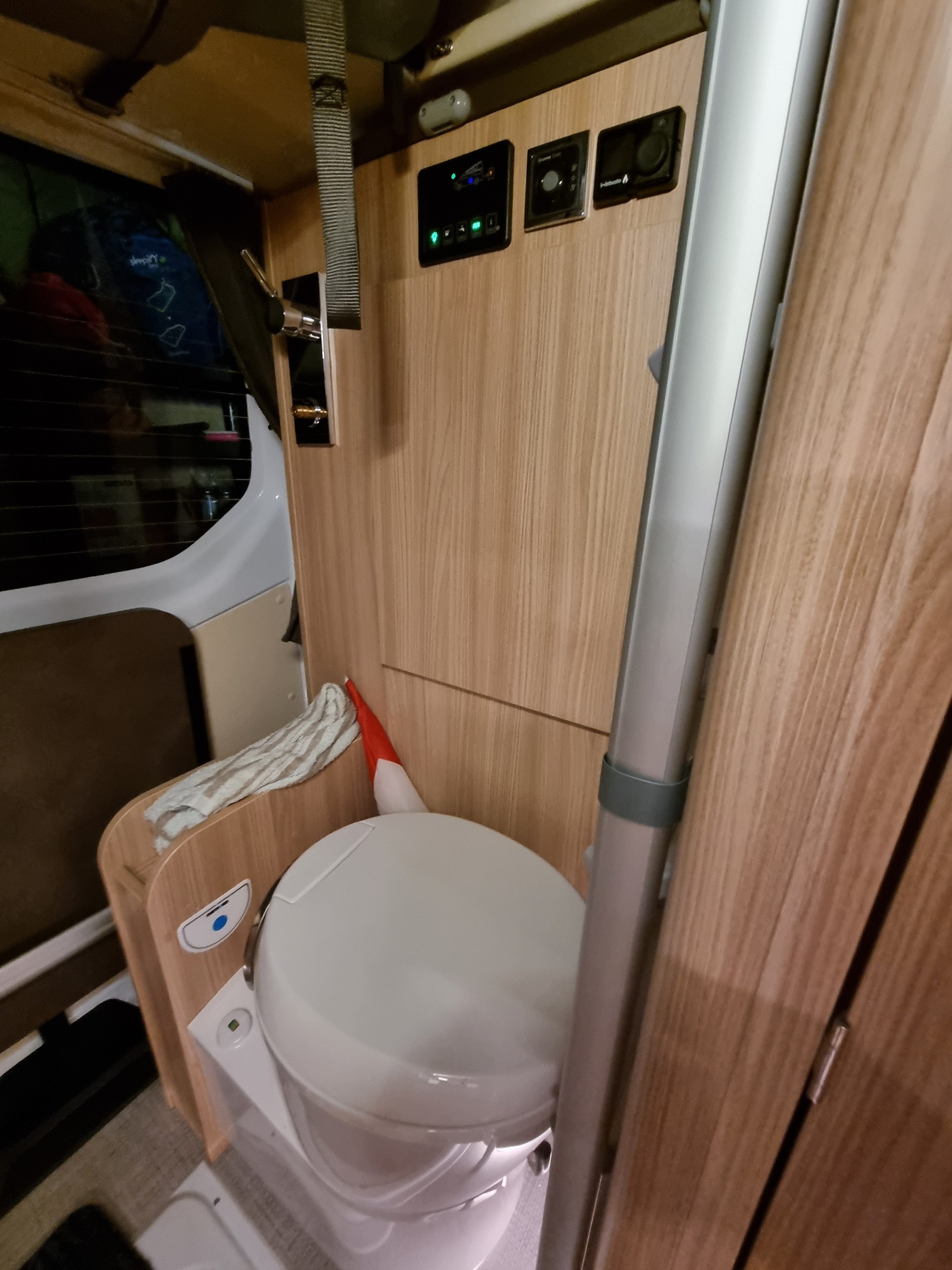 FORD TRANSIT CUSTOM-image-4
